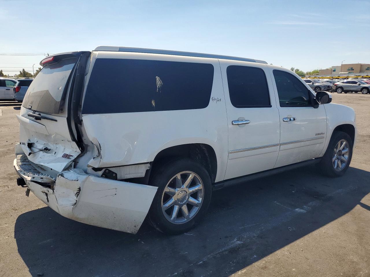 2014 Gmc Yukon Xl Denali White vin: 1GKS2MEF7ER106055