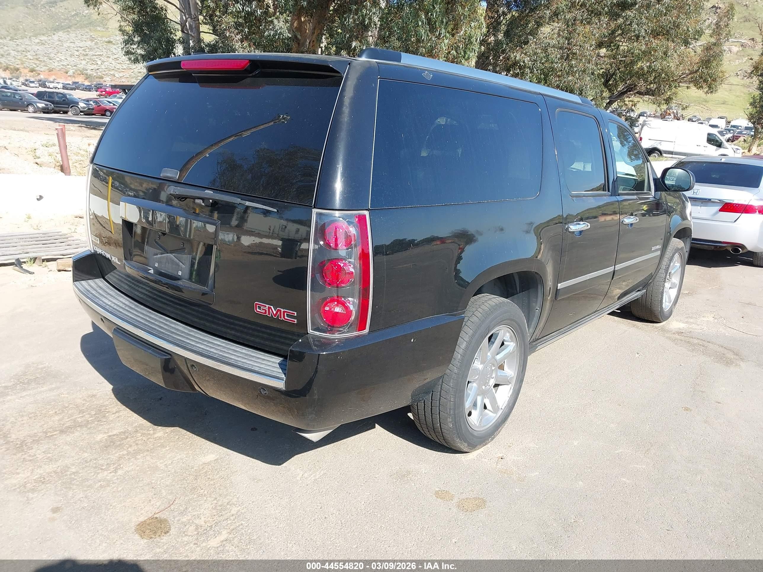 2011 Gmc Yukon Xl 1500 Denali Black vin: 1GKS2MEF8BR127069