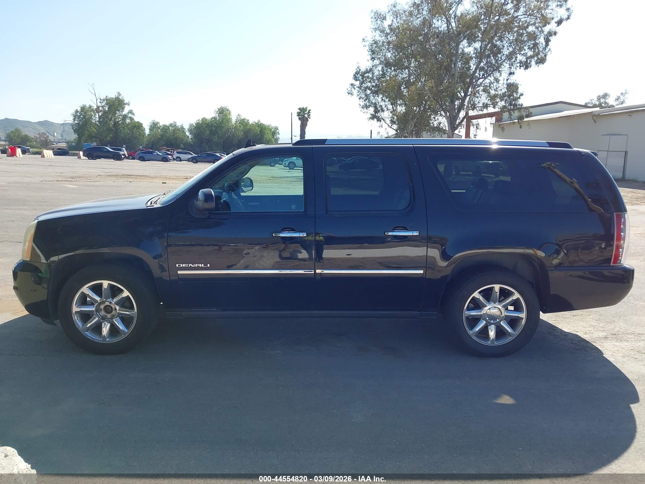 2011 Gmc Yukon Xl 1500 Denali Black vin: 1GKS2MEF8BR127069