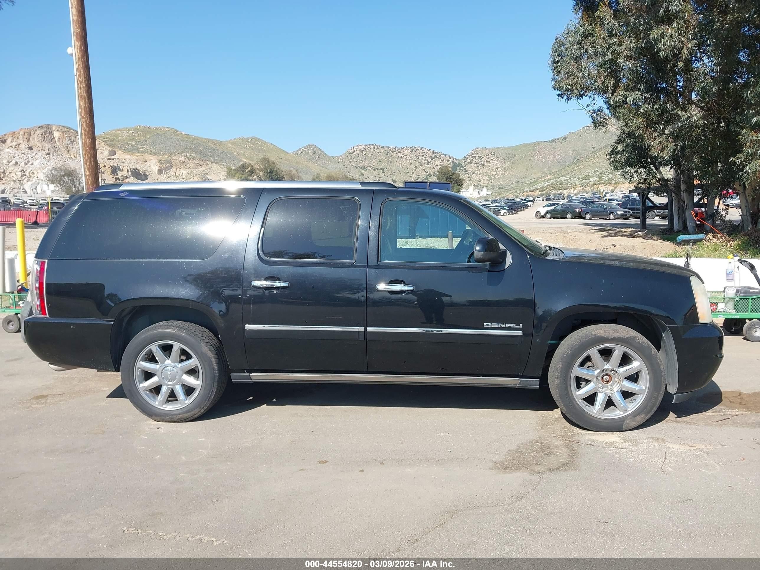 2011 Gmc Yukon Xl 1500 Denali Black vin: 1GKS2MEF8BR127069