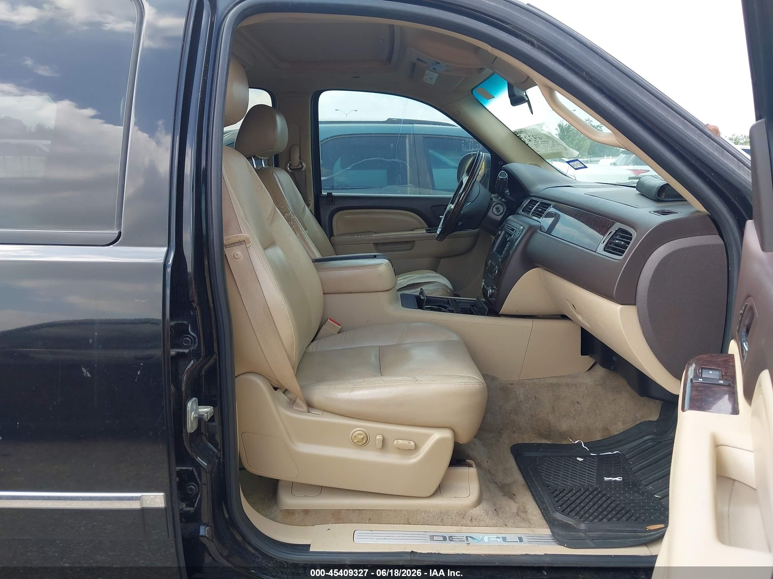 2011 Gmc Yukon Xl 1500 Denali Black vin: 1GKS2MEF8BR135401