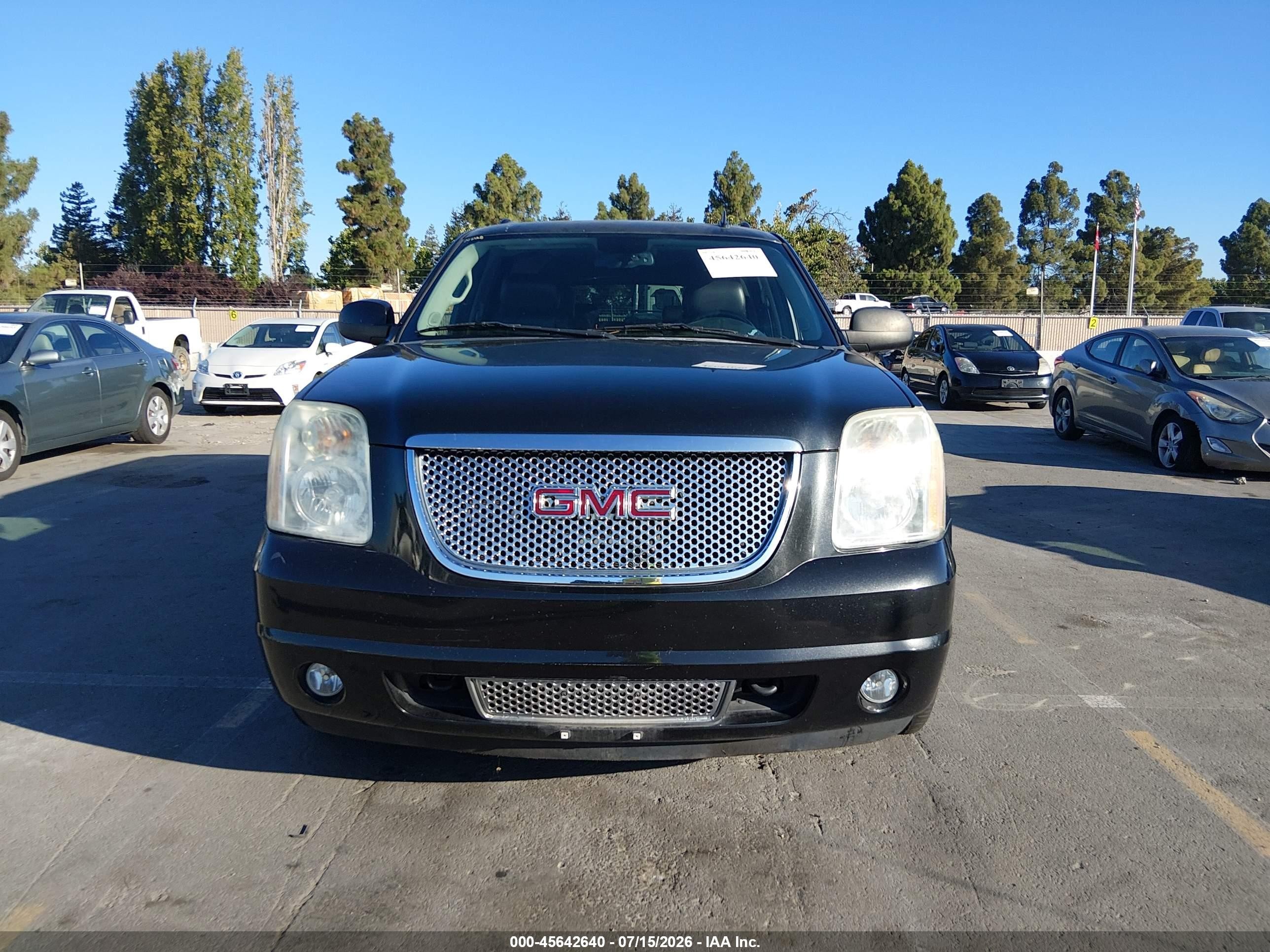 2011 Gmc Yukon Xl 1500 Denali Black vin: 1GKS2MEF8BR215300