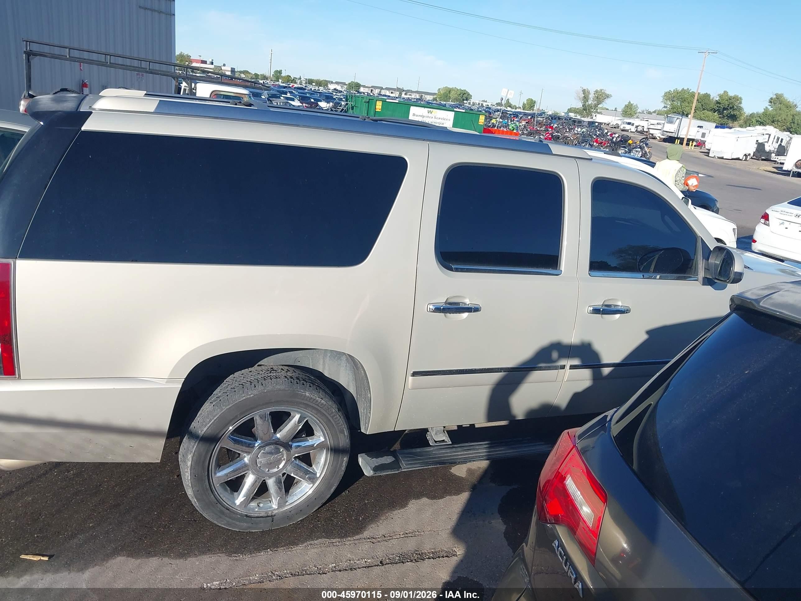 2011 Gmc Yukon Xl 1500 Denali Золотой vin: 1GKS2MEF8BR258521