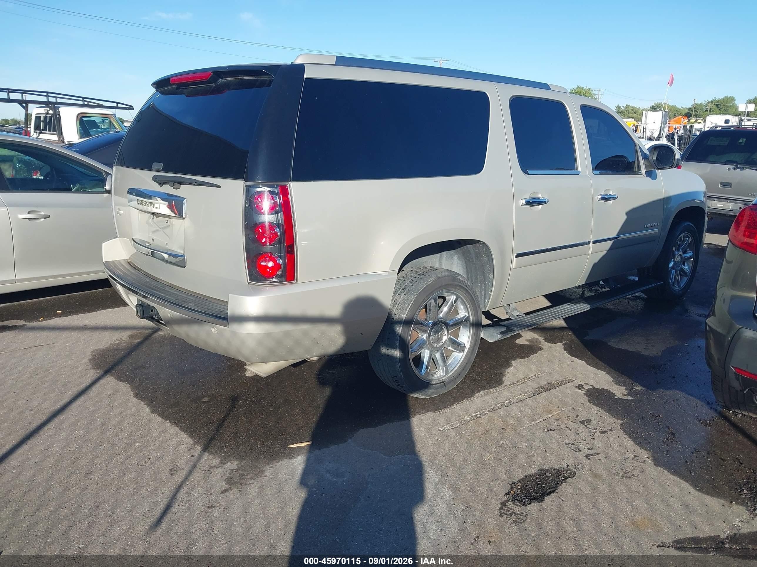 2011 Gmc Yukon Xl 1500 Denali Золотой vin: 1GKS2MEF8BR258521