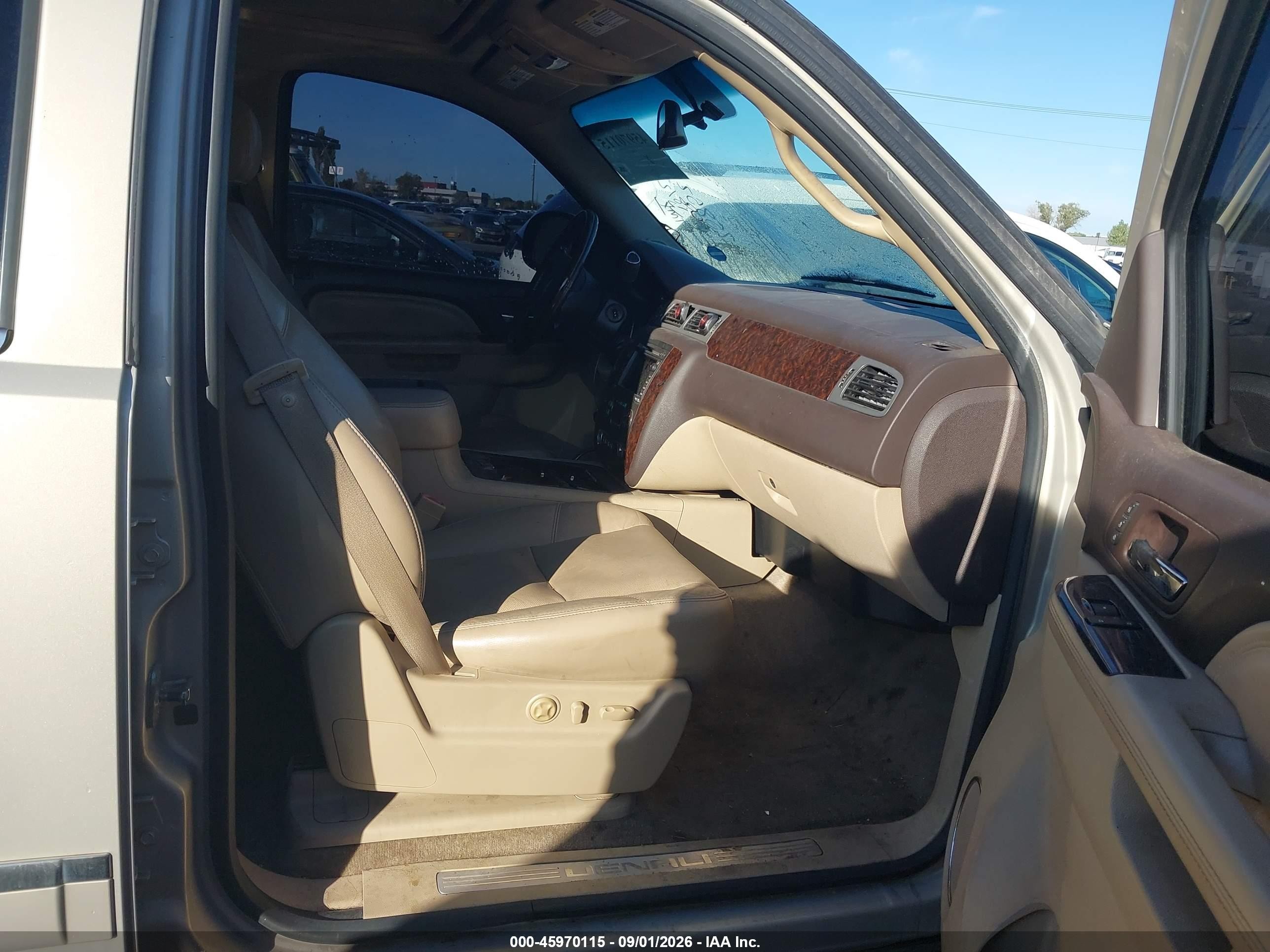 2011 Gmc Yukon Xl 1500 Denali Золотой vin: 1GKS2MEF8BR258521