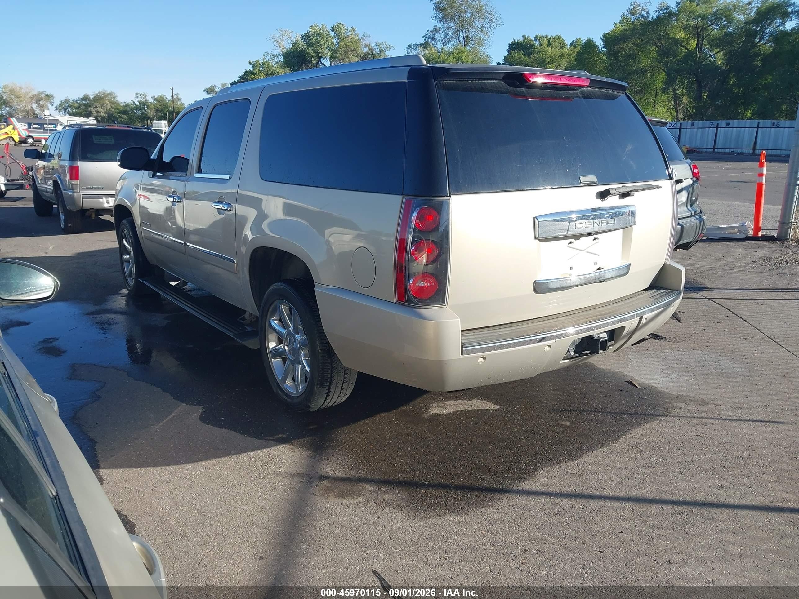 2011 Gmc Yukon Xl 1500 Denali Золотой vin: 1GKS2MEF8BR258521