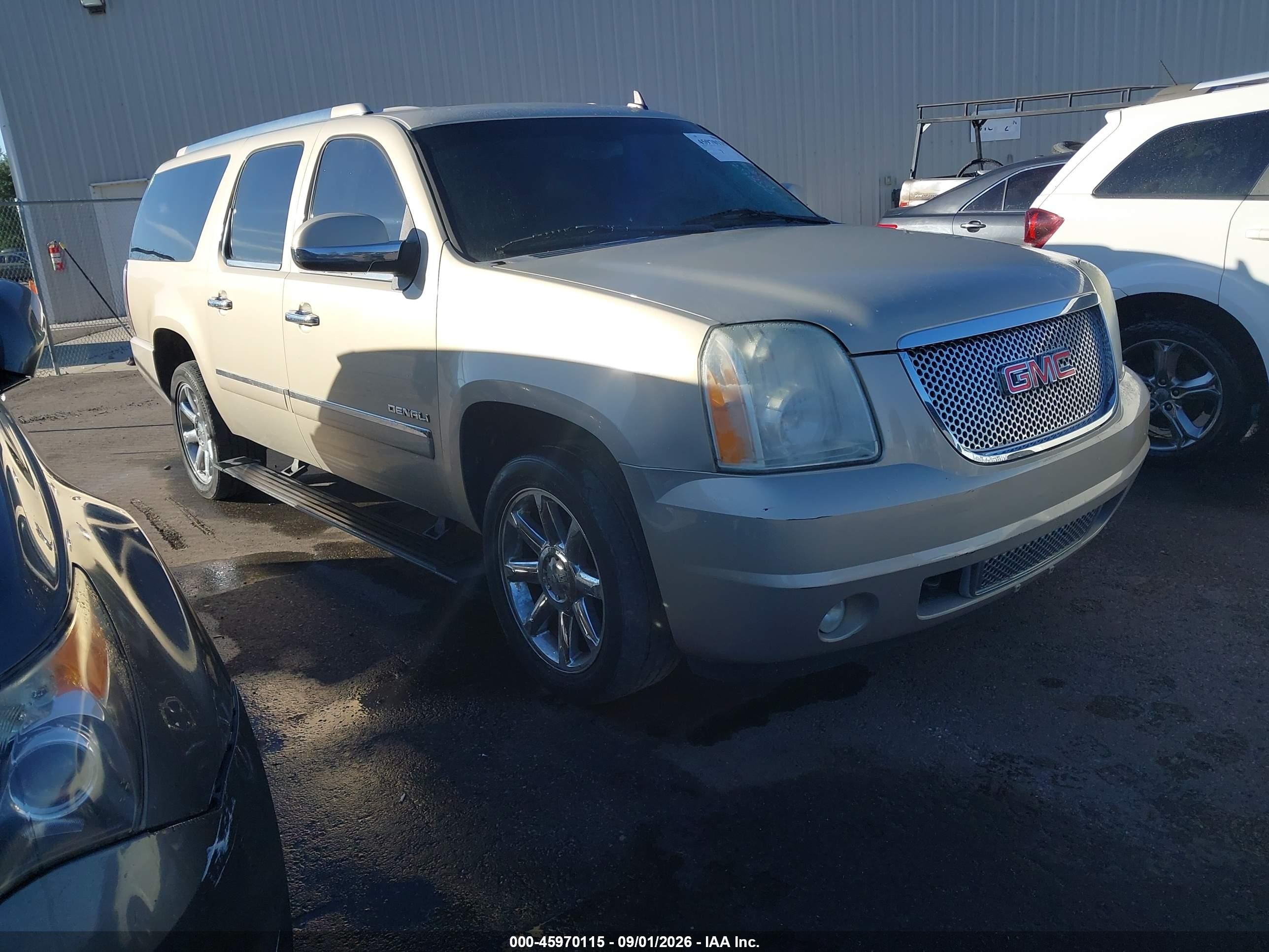 2011 Gmc Yukon Xl 1500 Denali Золотой vin: 1GKS2MEF8BR258521