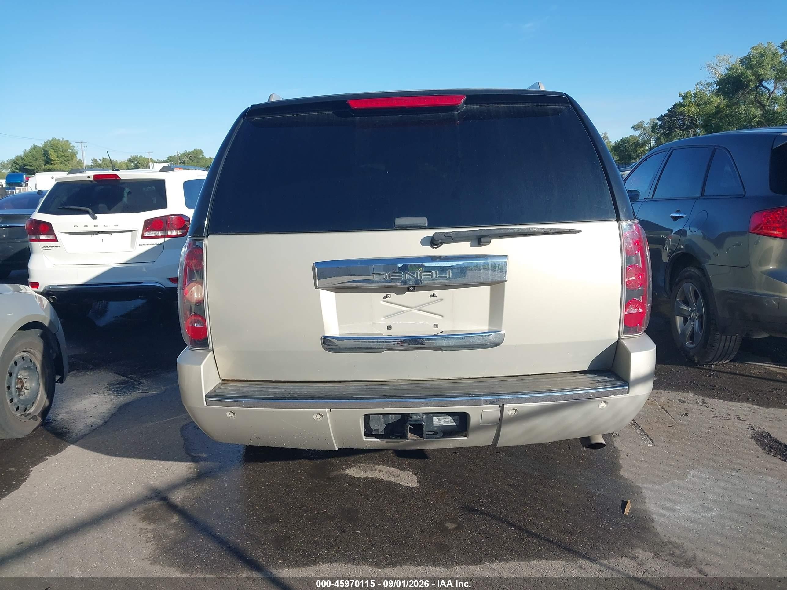 2011 Gmc Yukon Xl 1500 Denali Золотой vin: 1GKS2MEF8BR258521
