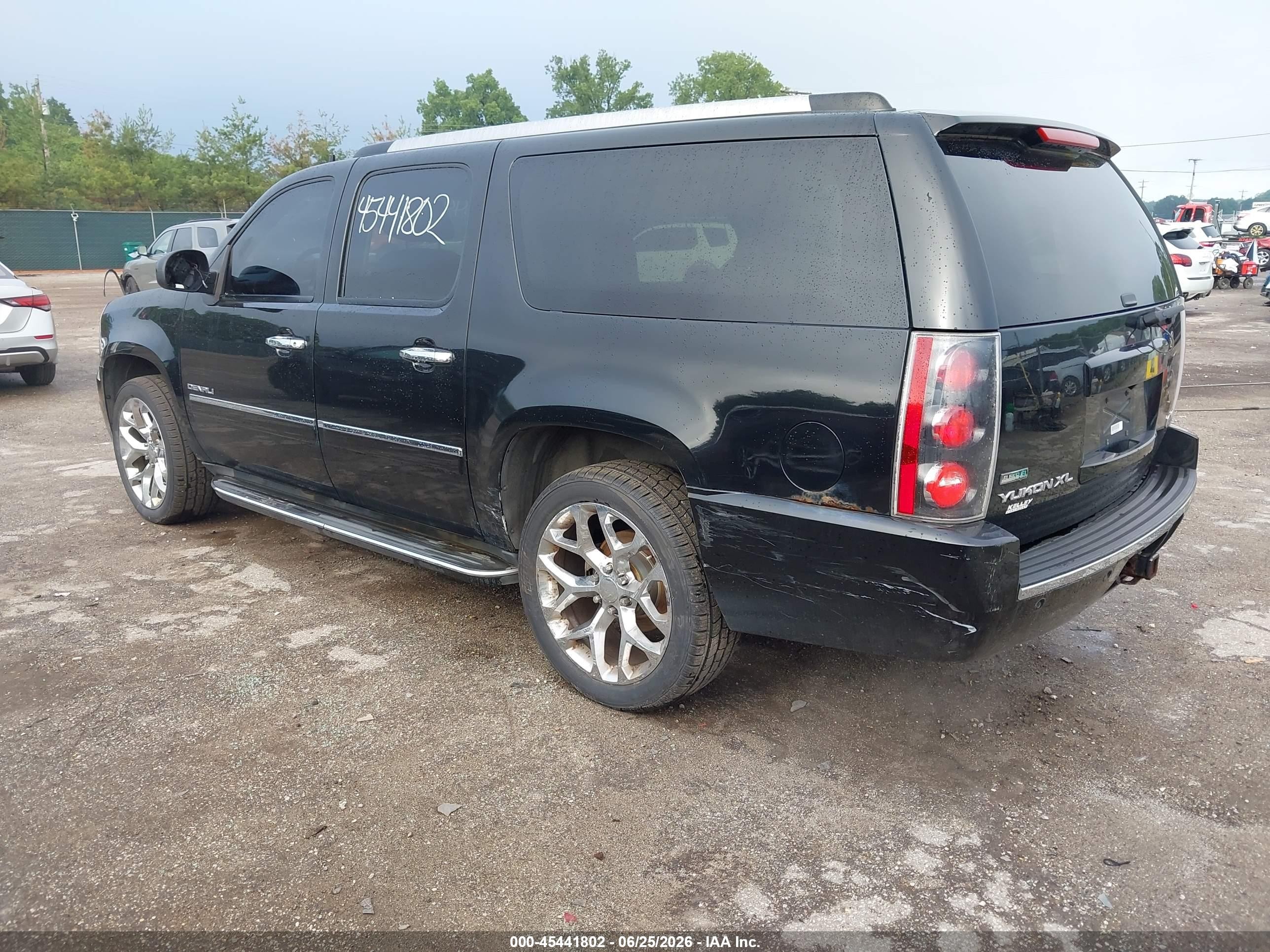 2011 Gmc Yukon Xl 1500 Denali Черный vin: 1GKS2MEF8BR351748