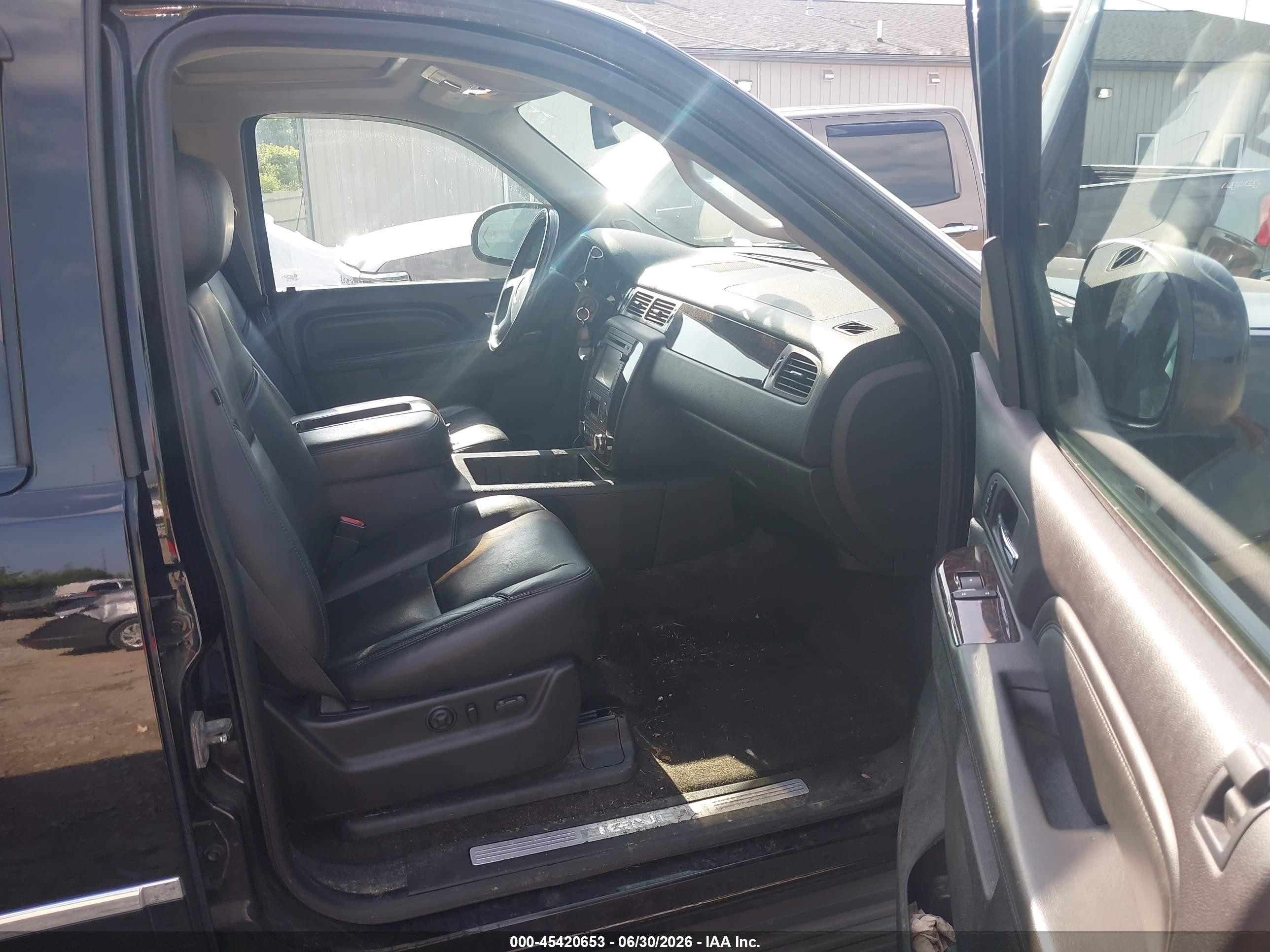 2013 Gmc Yukon Xl 1500 Denali Black vin: 1GKS2MEF8DR357584