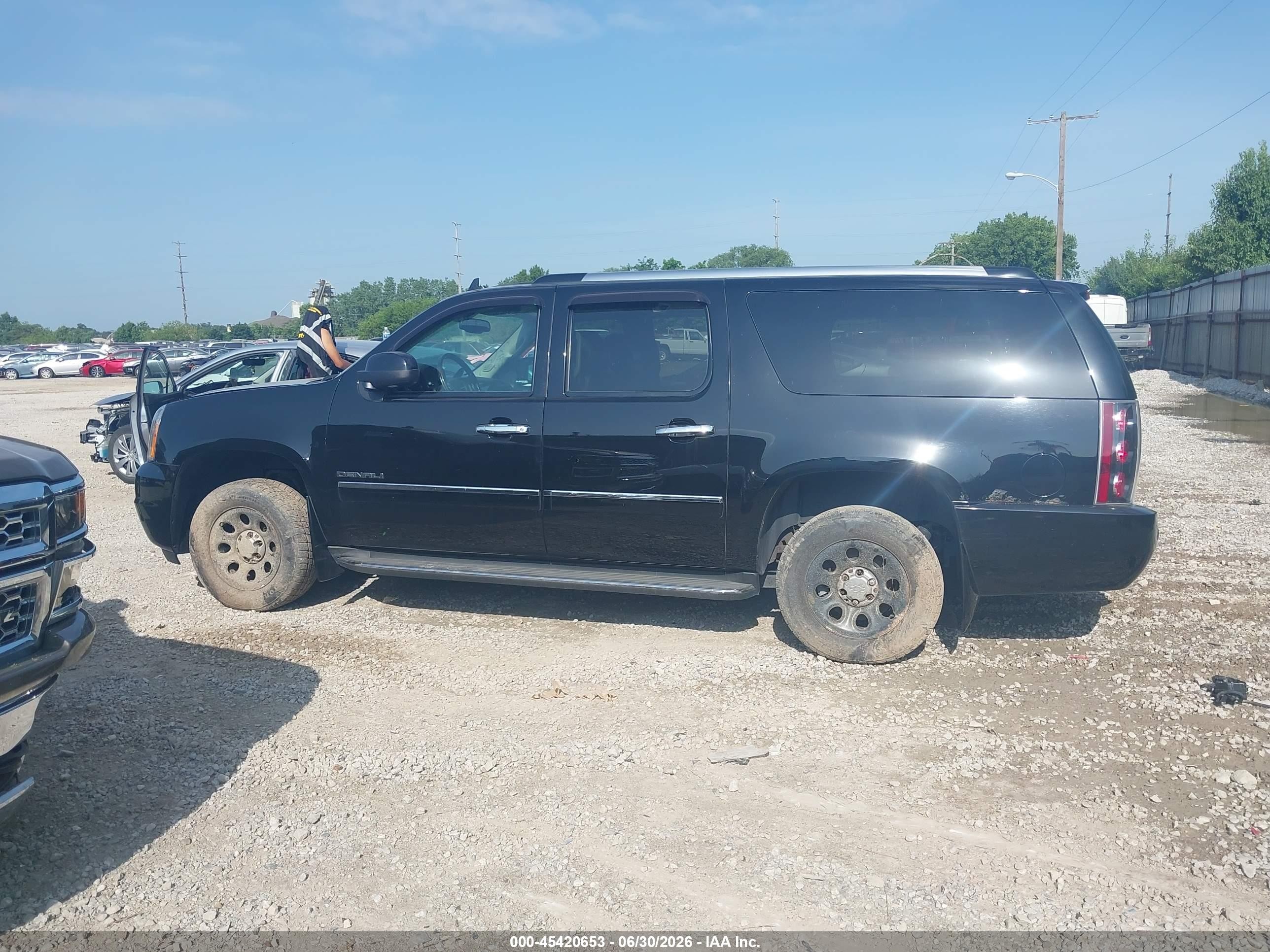 2013 Gmc Yukon Xl 1500 Denali Black vin: 1GKS2MEF8DR357584