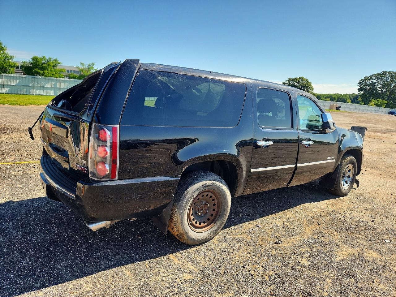 2014 Gmc Yukon Xl Denali Black vin: 1GKS2MEF8ER156656