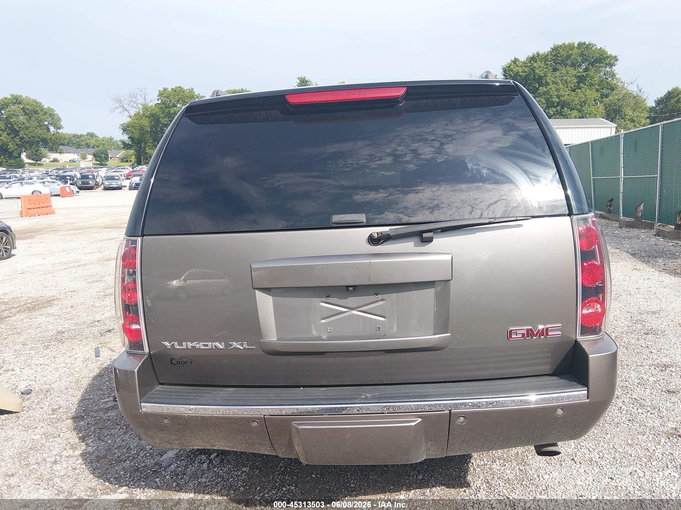 2014 Gmc Yukon Xl 1500 Denali Brown vin: 1GKS2MEF8ER169438