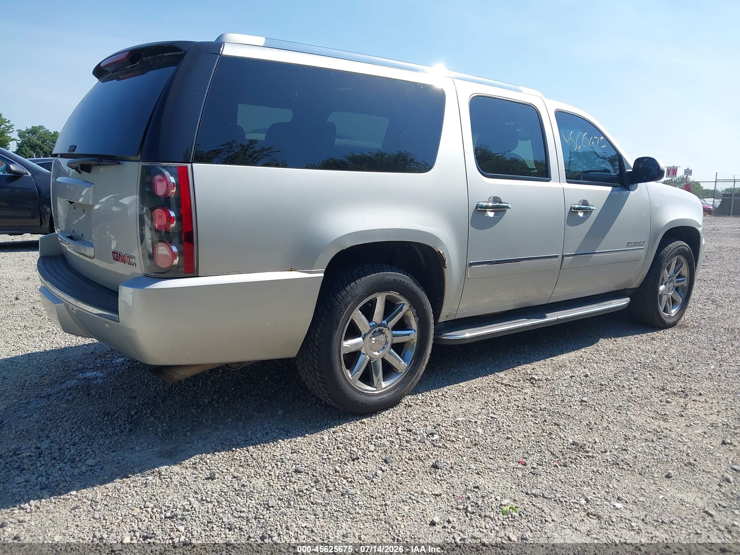 2011 Gmc Yukon Xl 1500 Denali Silver vin: 1GKS2MEF9BR133768