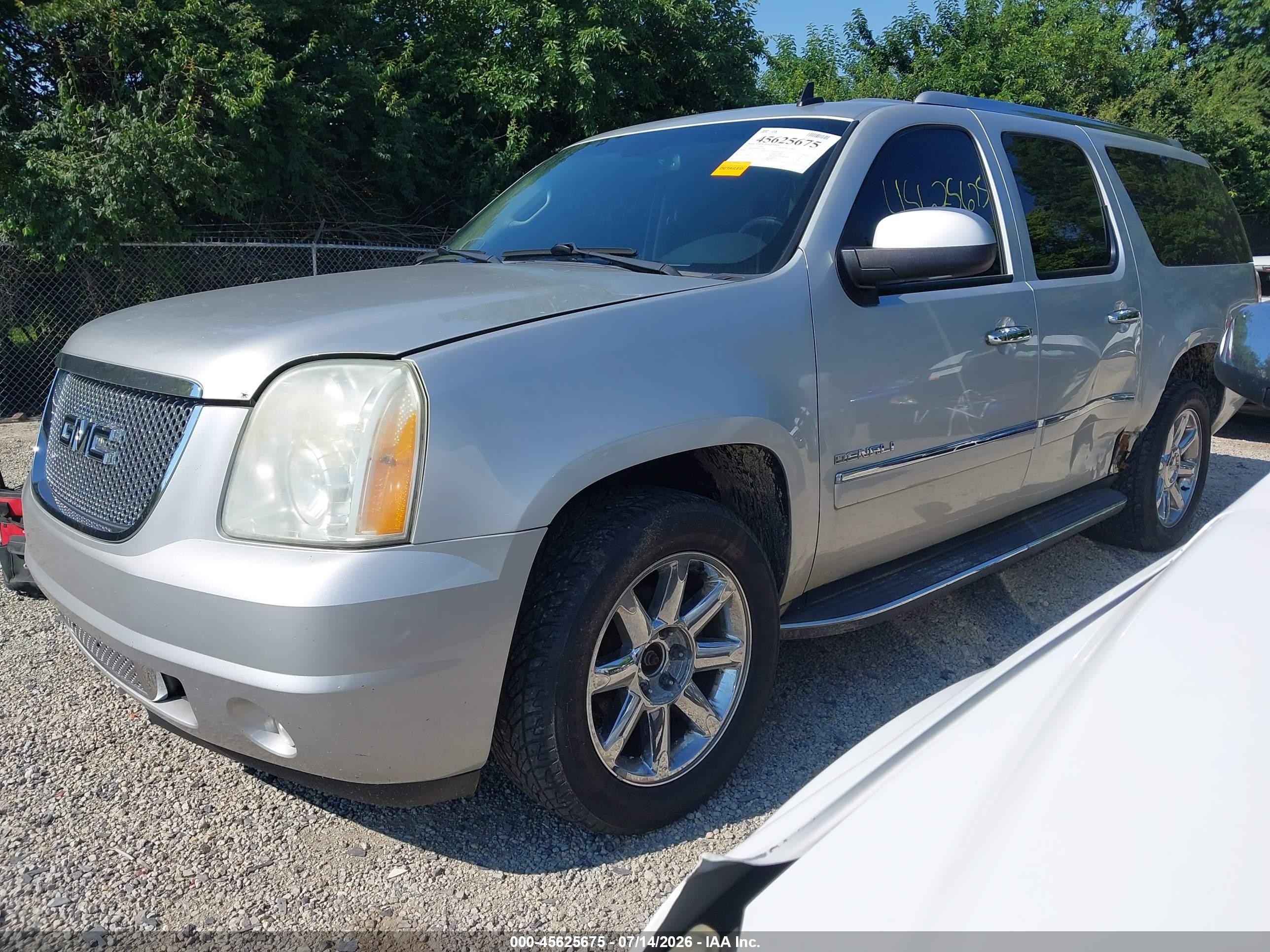 2011 Gmc Yukon Xl 1500 Denali Silver vin: 1GKS2MEF9BR133768