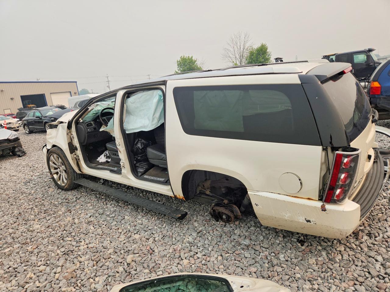 2012 Gmc Yukon Xl Denali White vin: 1GKS2MEF9CR130807