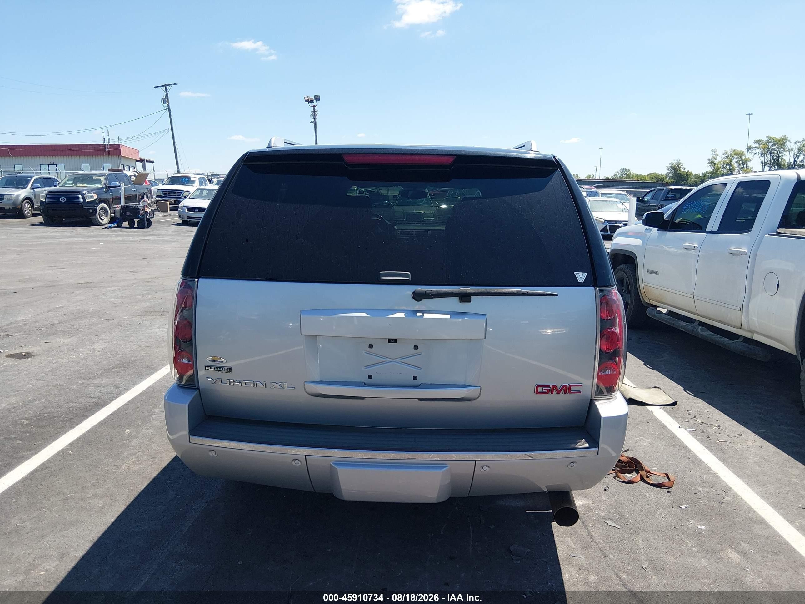 2012 Gmc Yukon Xl 1500 Denali Серебряный vin: 1GKS2MEF9CR217297