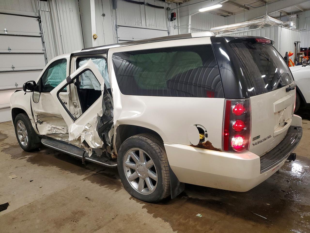 2012 Gmc Yukon Xl Denali Cream vin: 1GKS2MEFXCR112591