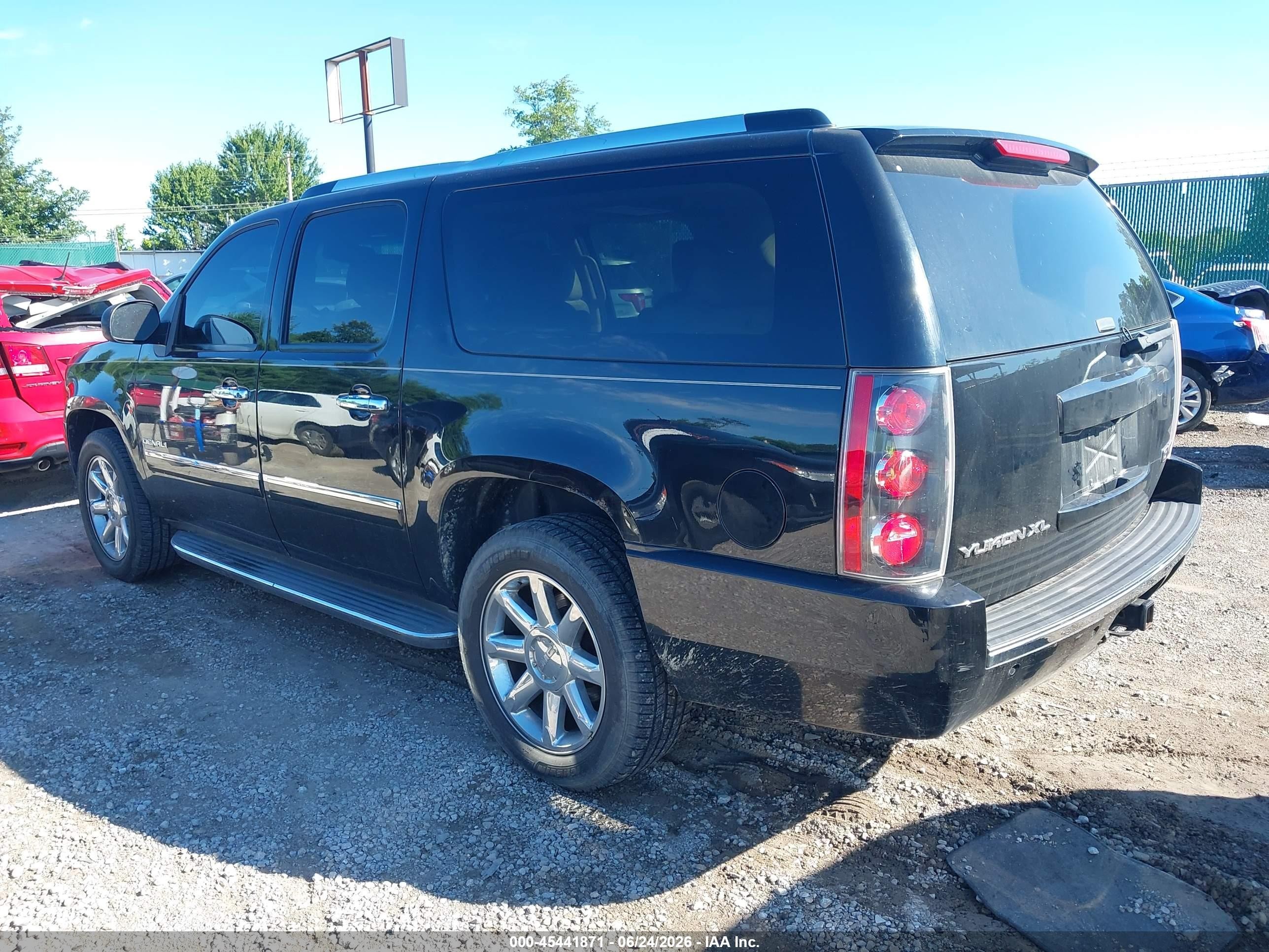 2013 Gmc Yukon Xl 1500 Denali Black vin: 1GKS2MEFXDR167849