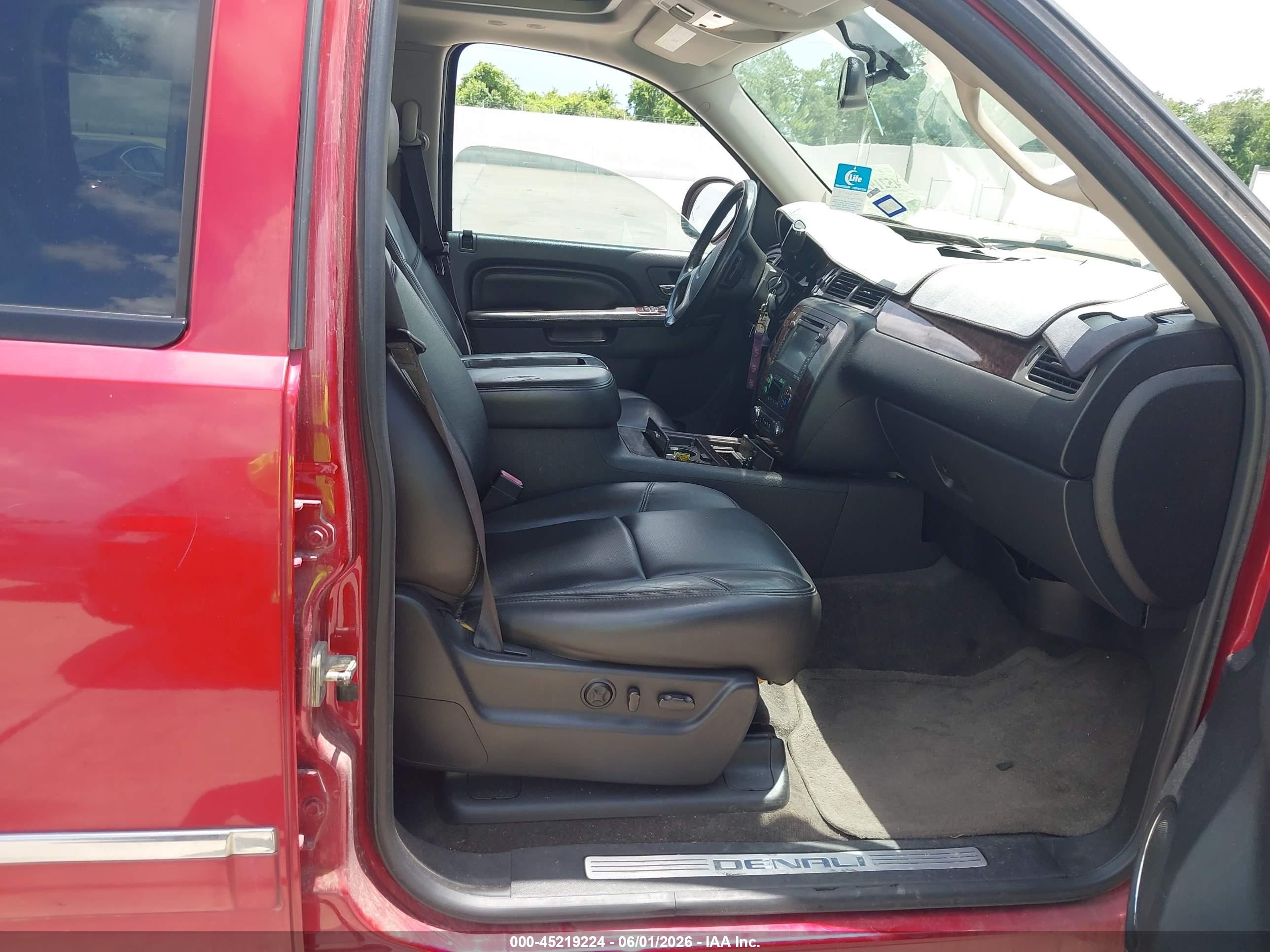 2013 Gmc Yukon Xl 1500 Denali Red vin: 1GKS2MEFXDR234319
