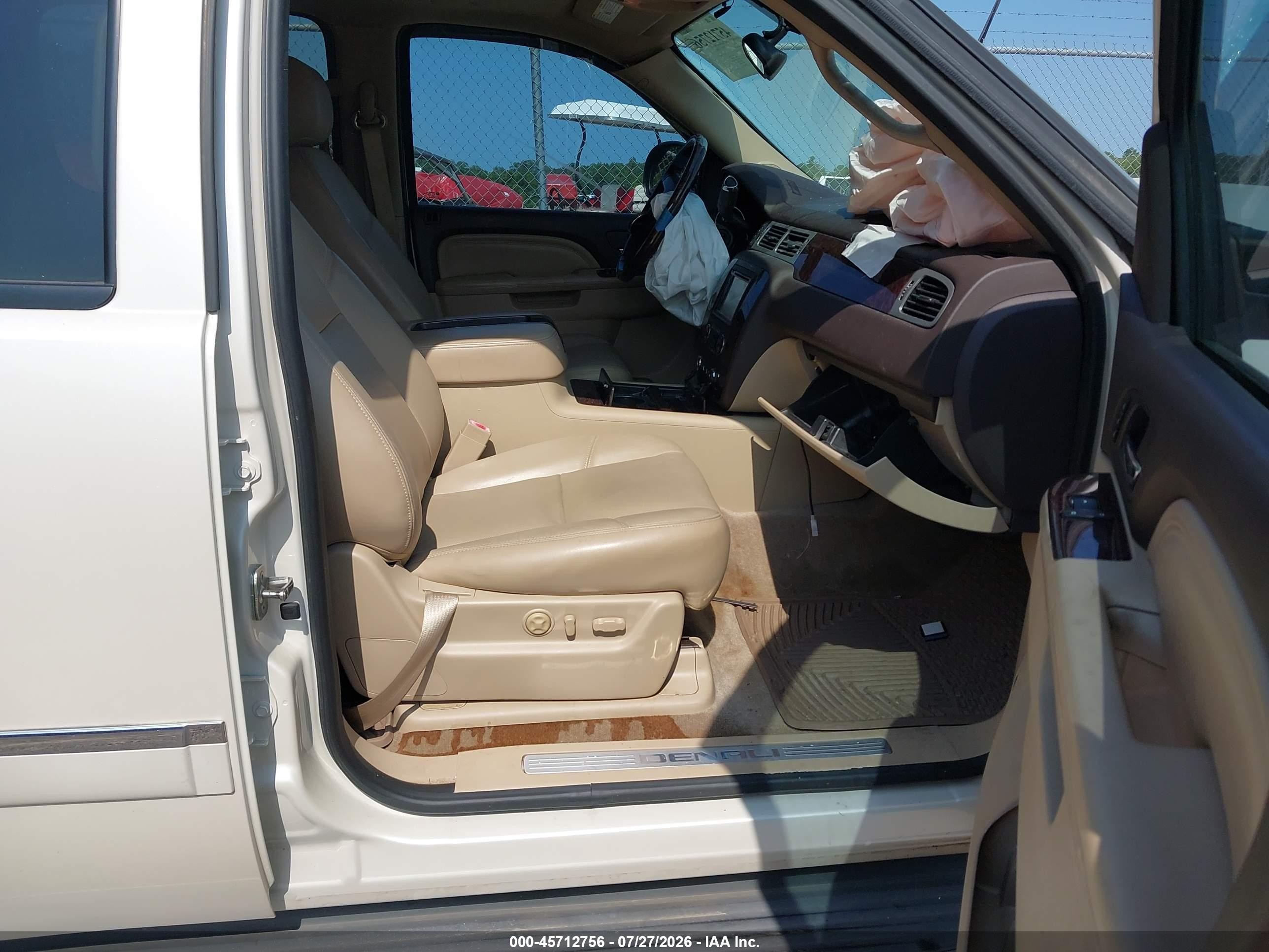 2013 Gmc Yukon Xl 1500 Denali Белый vin: 1GKS2MEFXDR364276