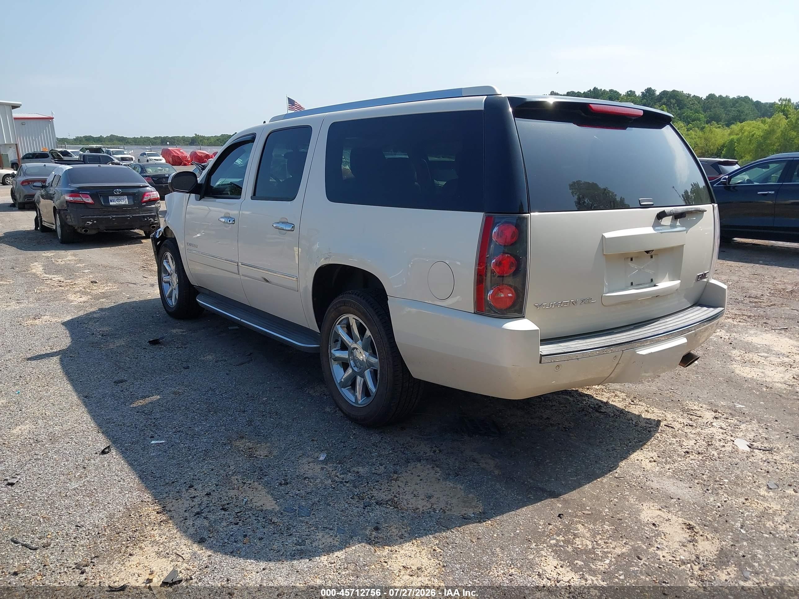 2013 Gmc Yukon Xl 1500 Denali Белый vin: 1GKS2MEFXDR364276