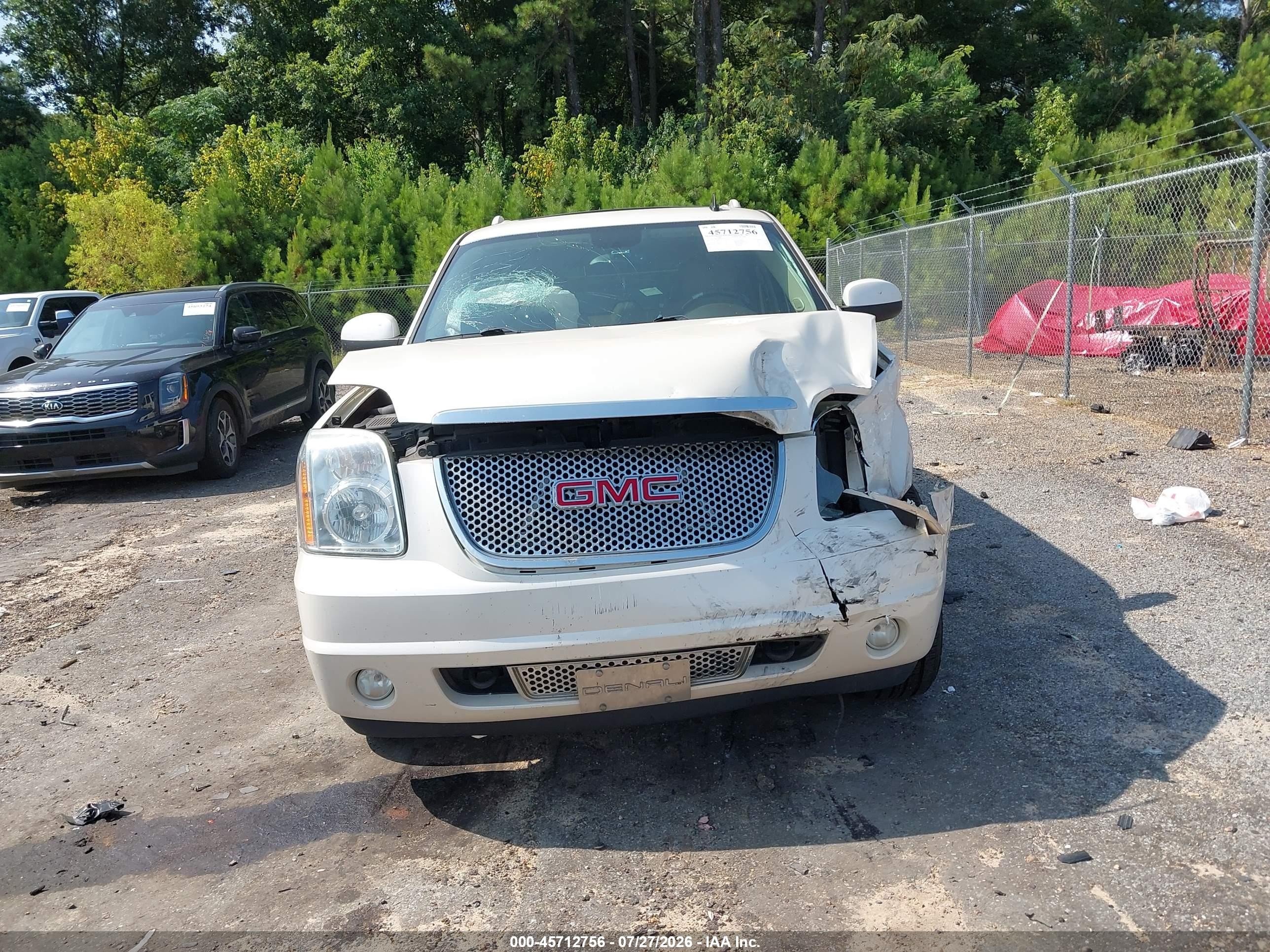 2013 Gmc Yukon Xl 1500 Denali Белый vin: 1GKS2MEFXDR364276