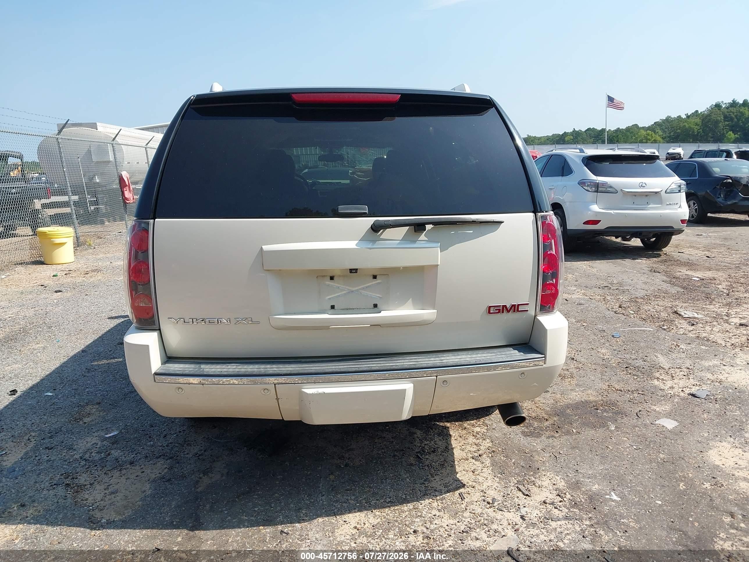 2013 Gmc Yukon Xl 1500 Denali Белый vin: 1GKS2MEFXDR364276