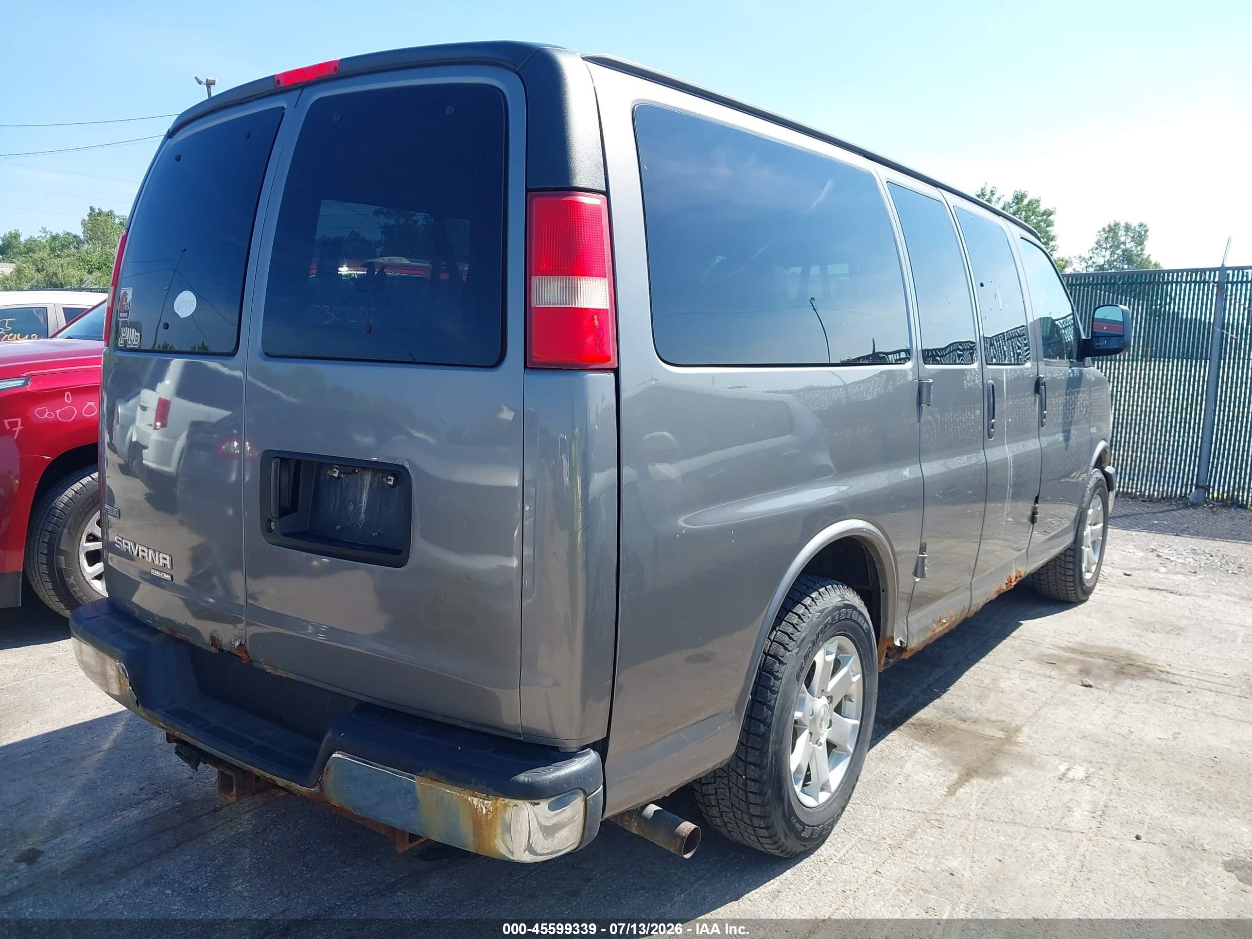 2011 Gmc Savana 1500 Lt Gray vin: 1GKS7CF4XB1111981