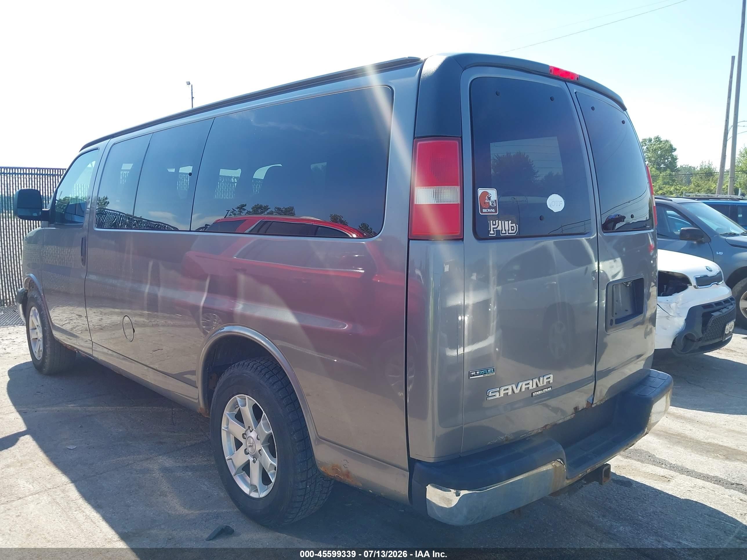 2011 Gmc Savana 1500 Lt Gray vin: 1GKS7CF4XB1111981