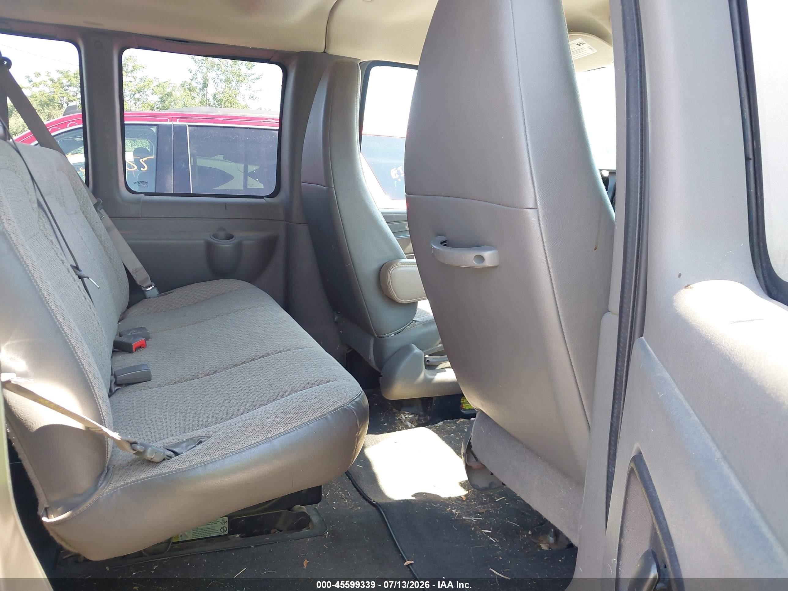 2011 Gmc Savana 1500 Lt Gray vin: 1GKS7CF4XB1111981