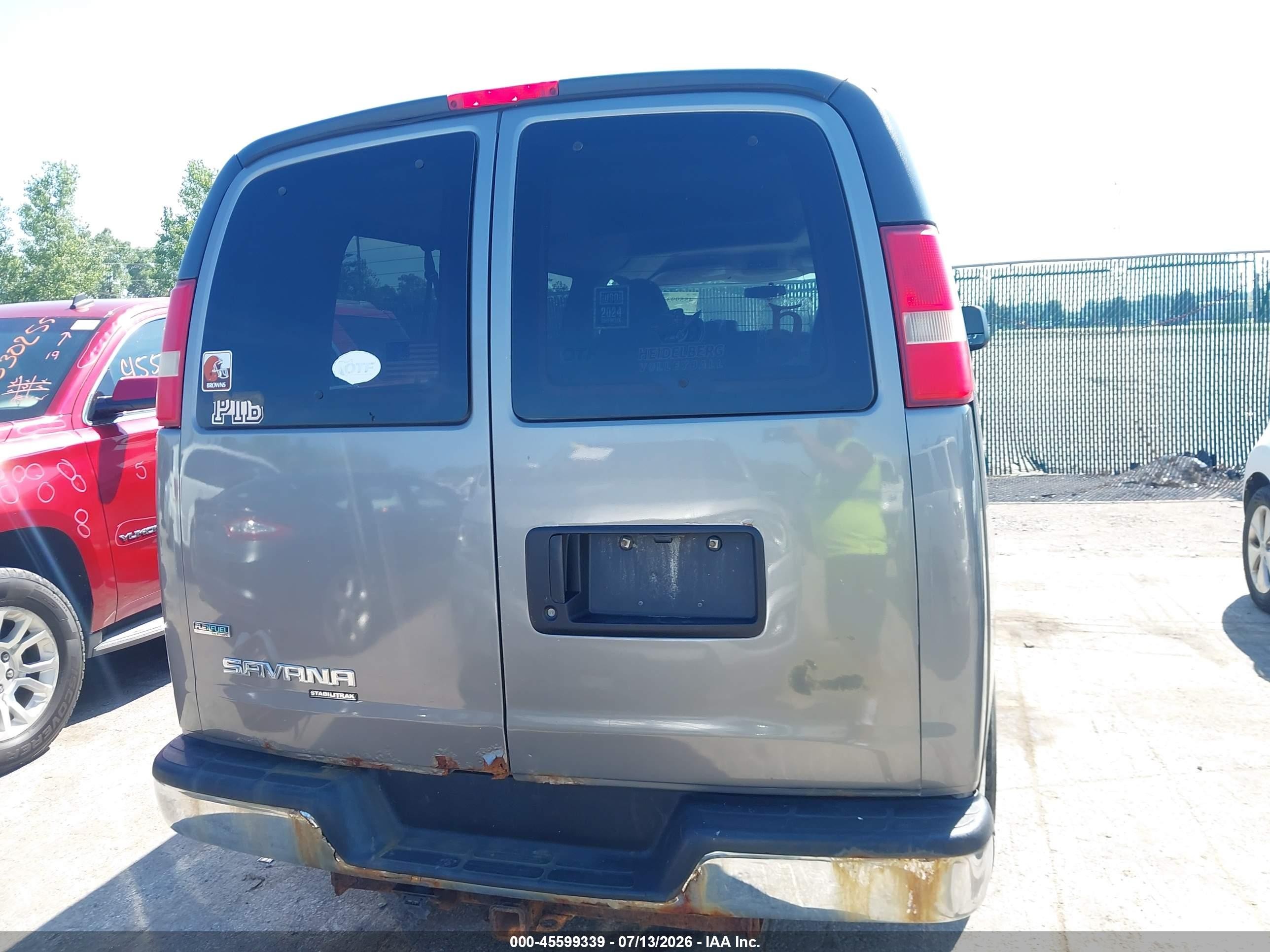 2011 Gmc Savana 1500 Lt Gray vin: 1GKS7CF4XB1111981