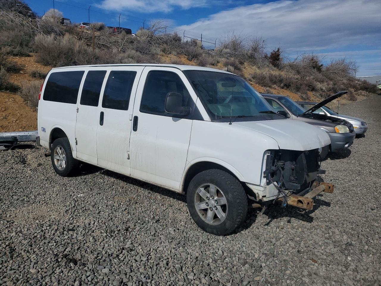 2013 Gmc Savana G1500 Lt White vin: 1GKS8CF48D1164629