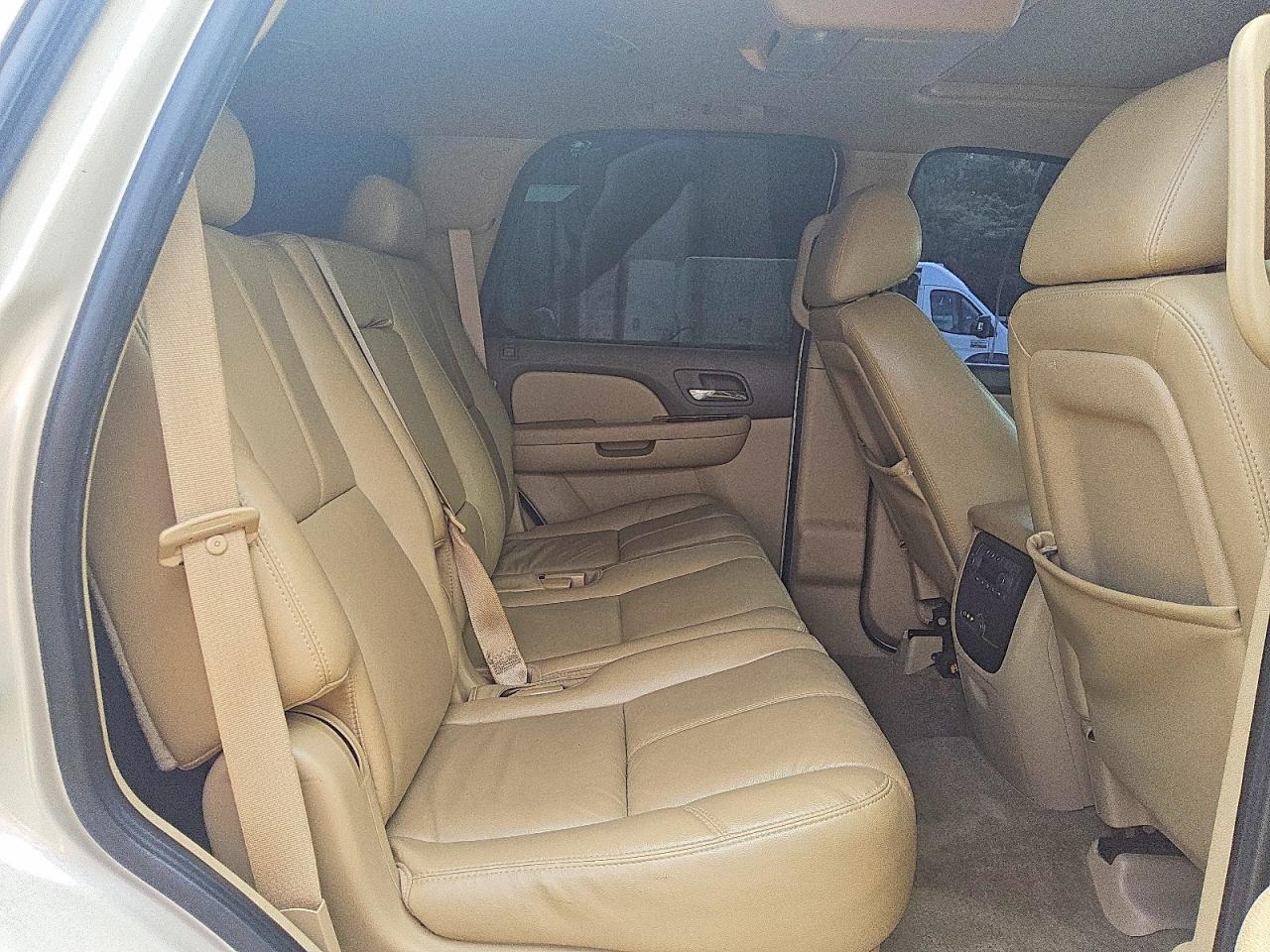 2010 Gmc Yukon Slt Cream vin: 1GKUCCE04AR288352