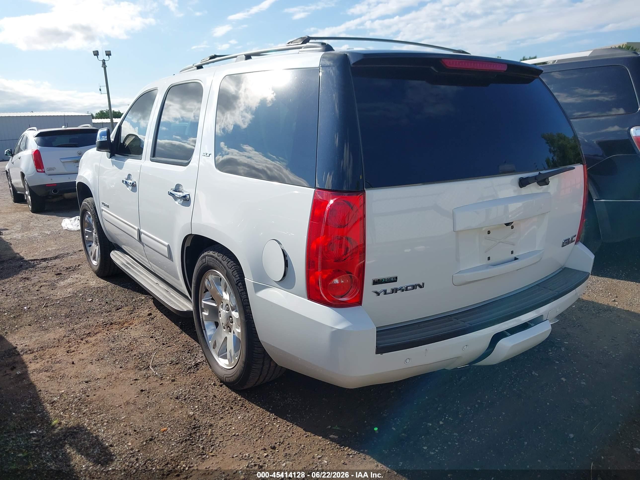 2010 Gmc Yukon Slt White vin: 1GKUCCE05AR281488