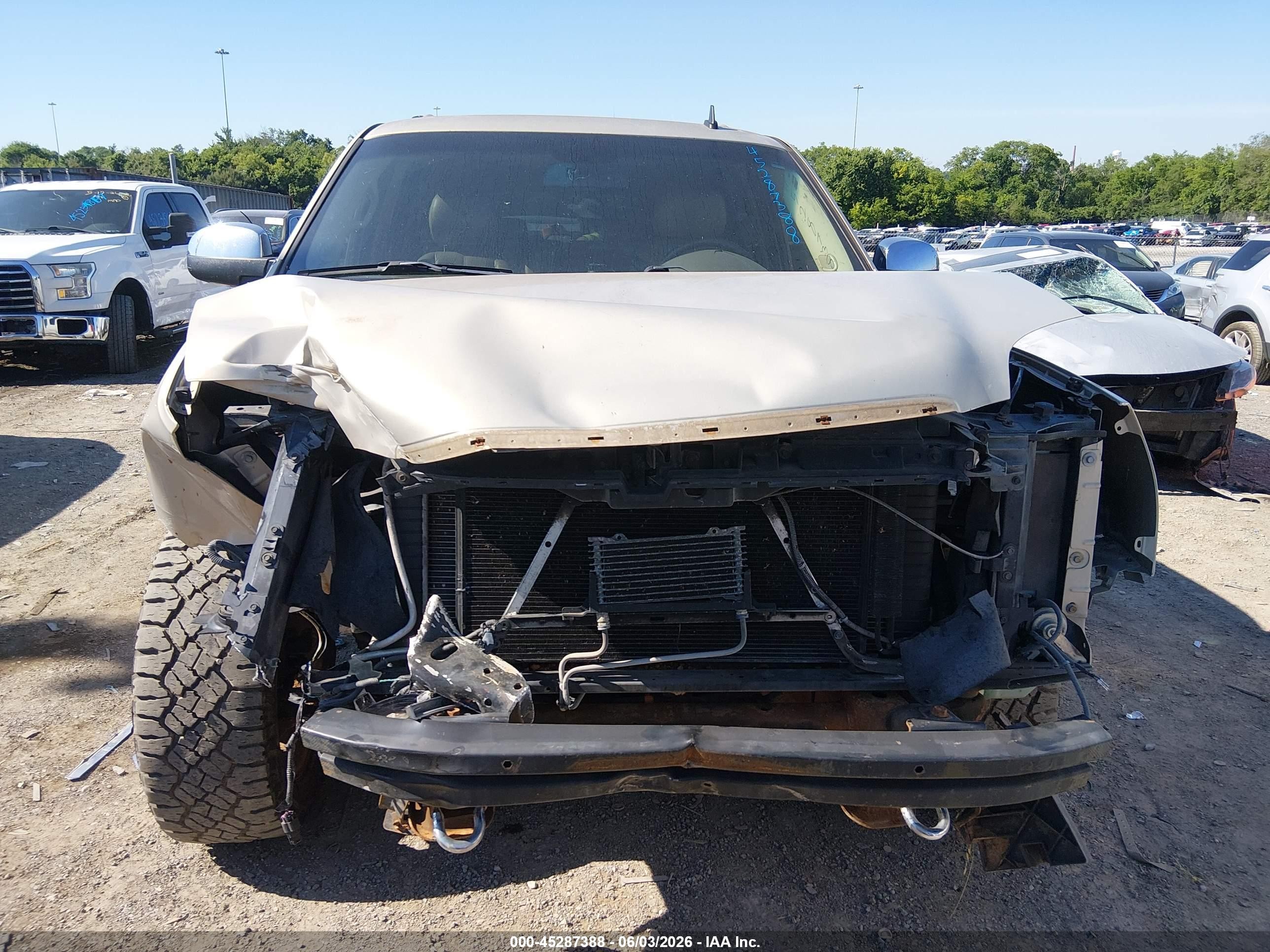 2010 Gmc Yukon Xl 1500 Slt Champagne vin: 1GKUCKE03AR128036