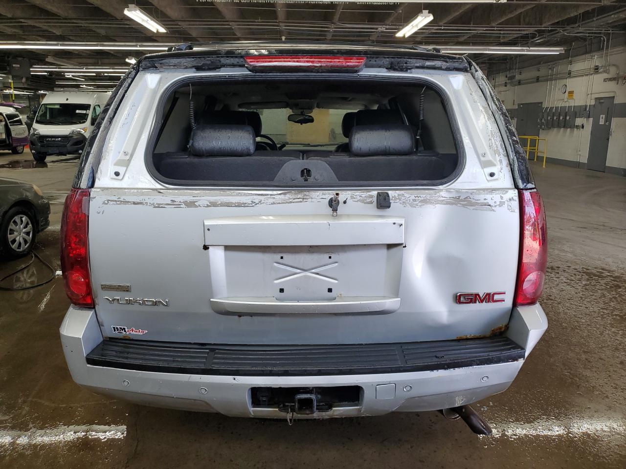 2010 Gmc Yukon Slt Silver vin: 1GKUKCE04AR123369 Damage: Lift Gate, Rust, 6 To 7 Inches