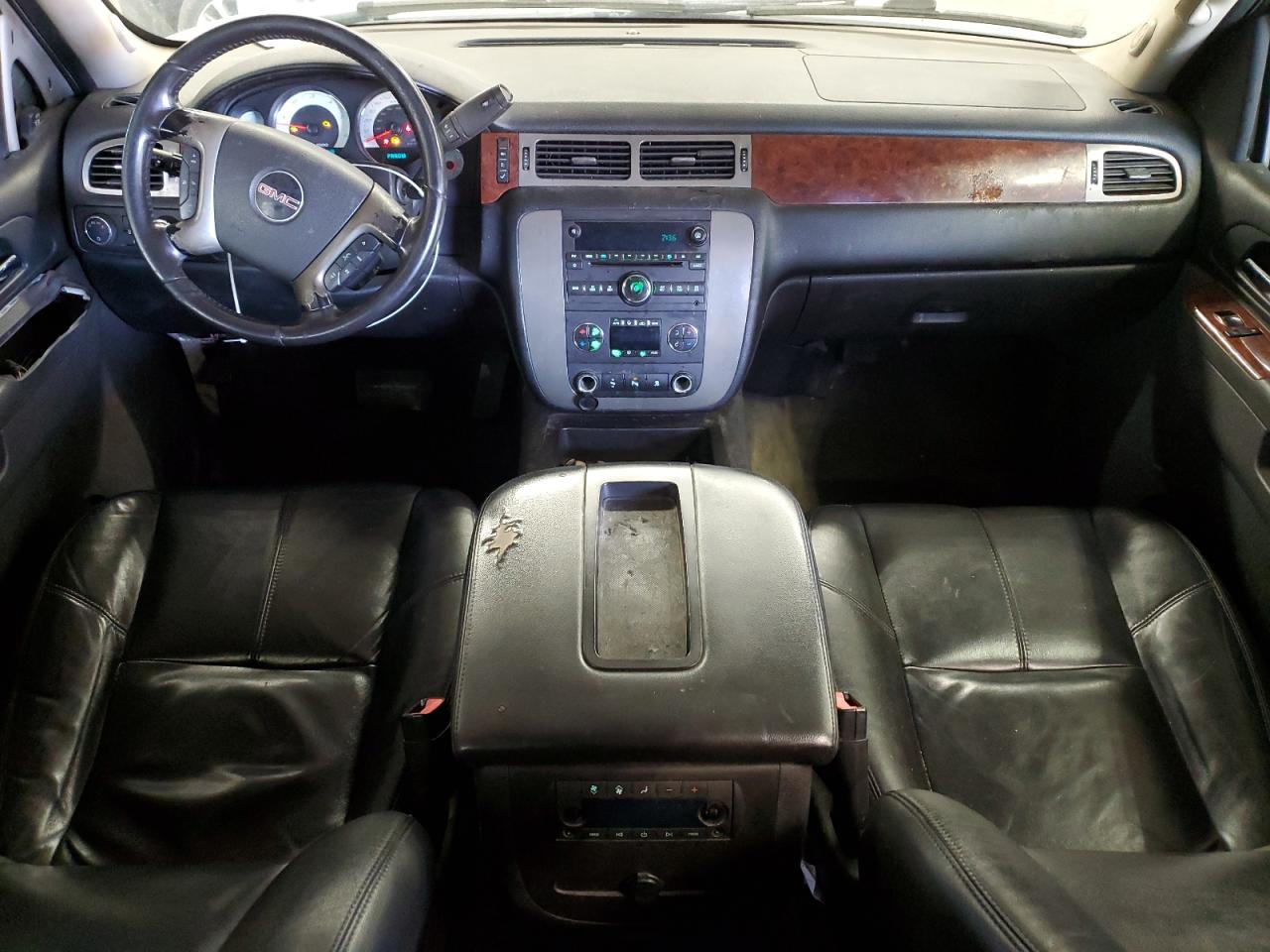 2010 Gmc Yukon Slt Silver vin: 1GKUKCE04AR123369 Damage: Dash, Cracked, Replacement Required