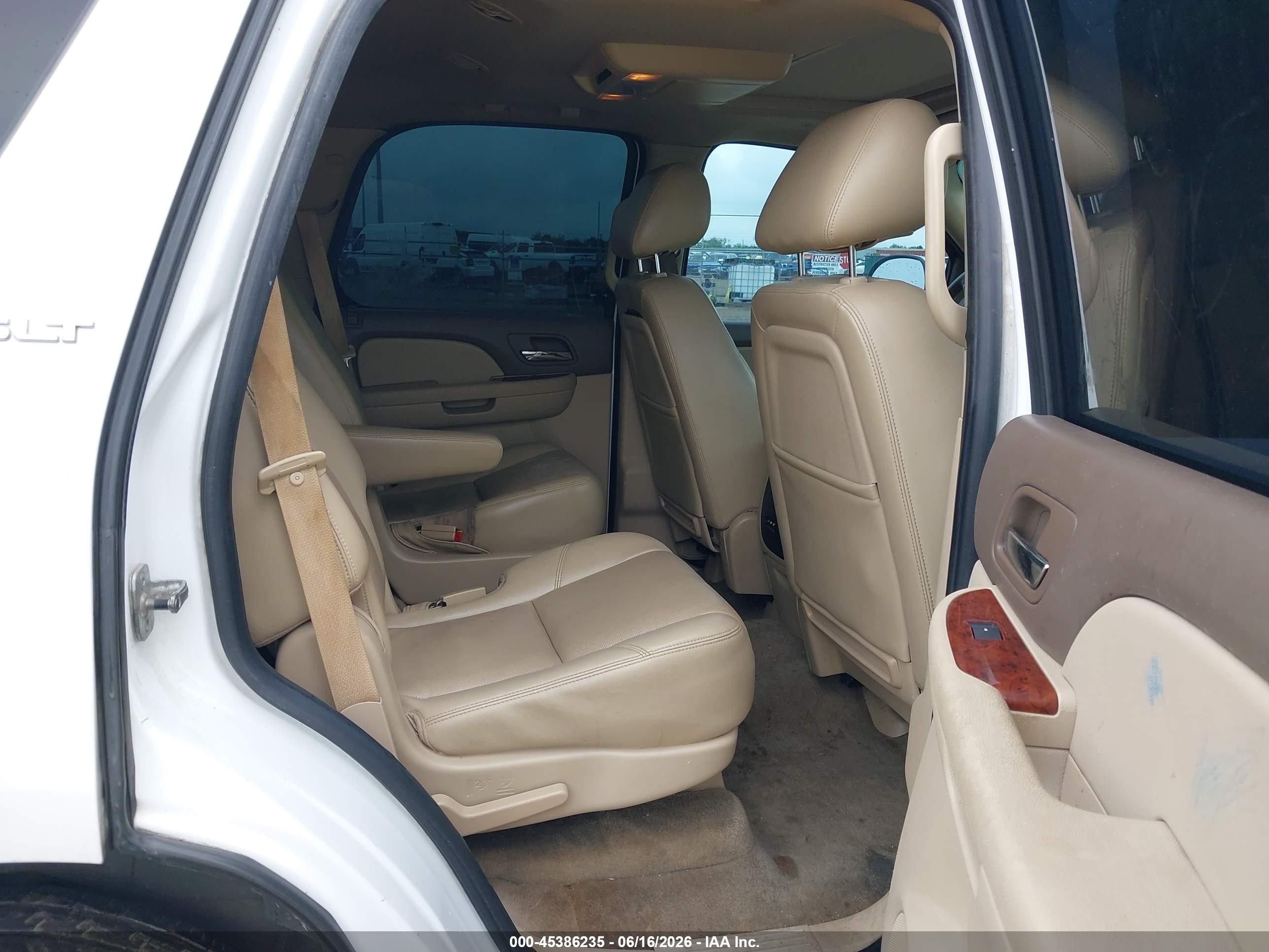 2010 Gmc Yukon Slt White vin: 1GKUKCE05AR143906
