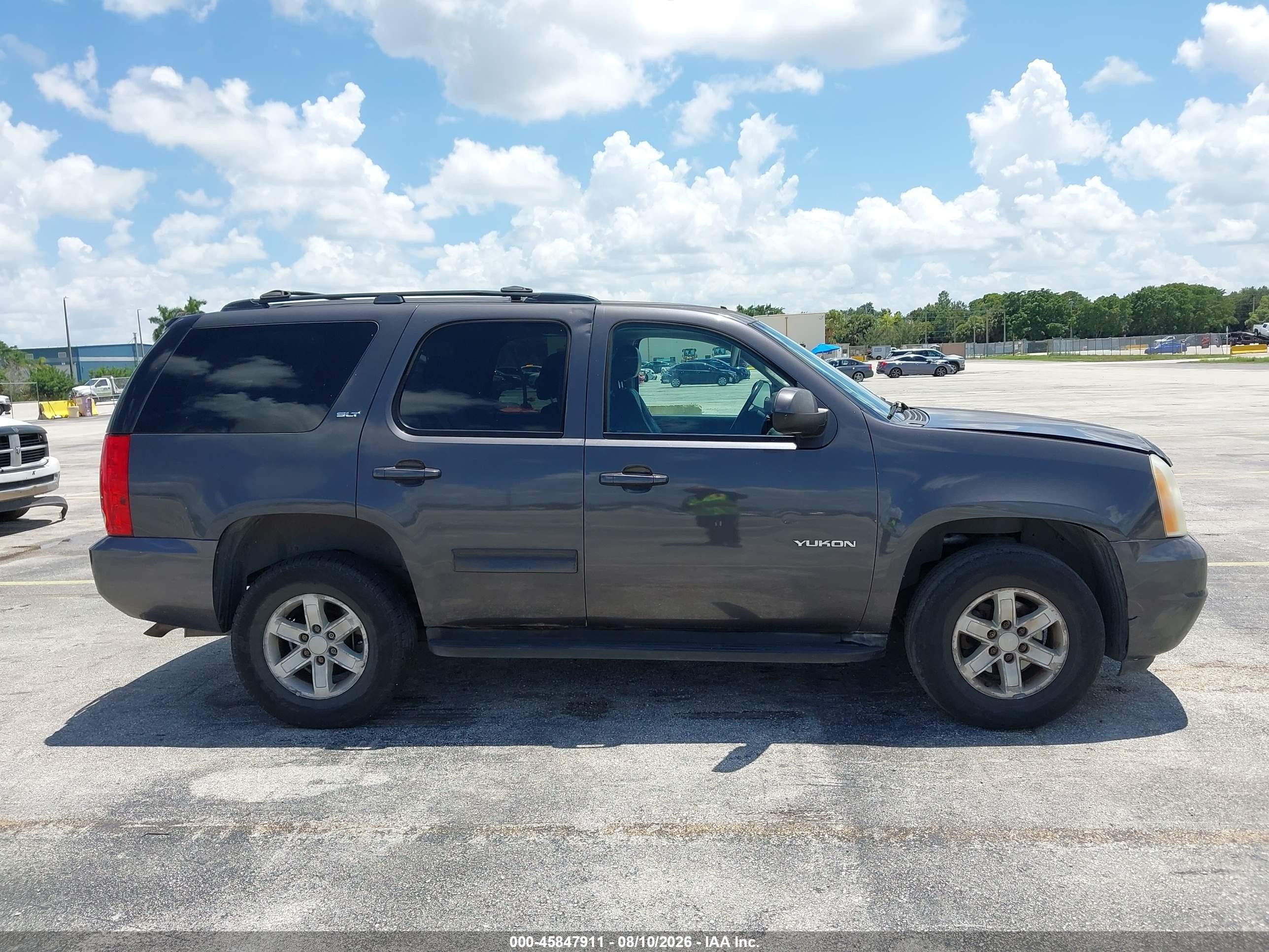 2010 Gmc Yukon Slt Серый vin: 1GKUKCE05AR208575