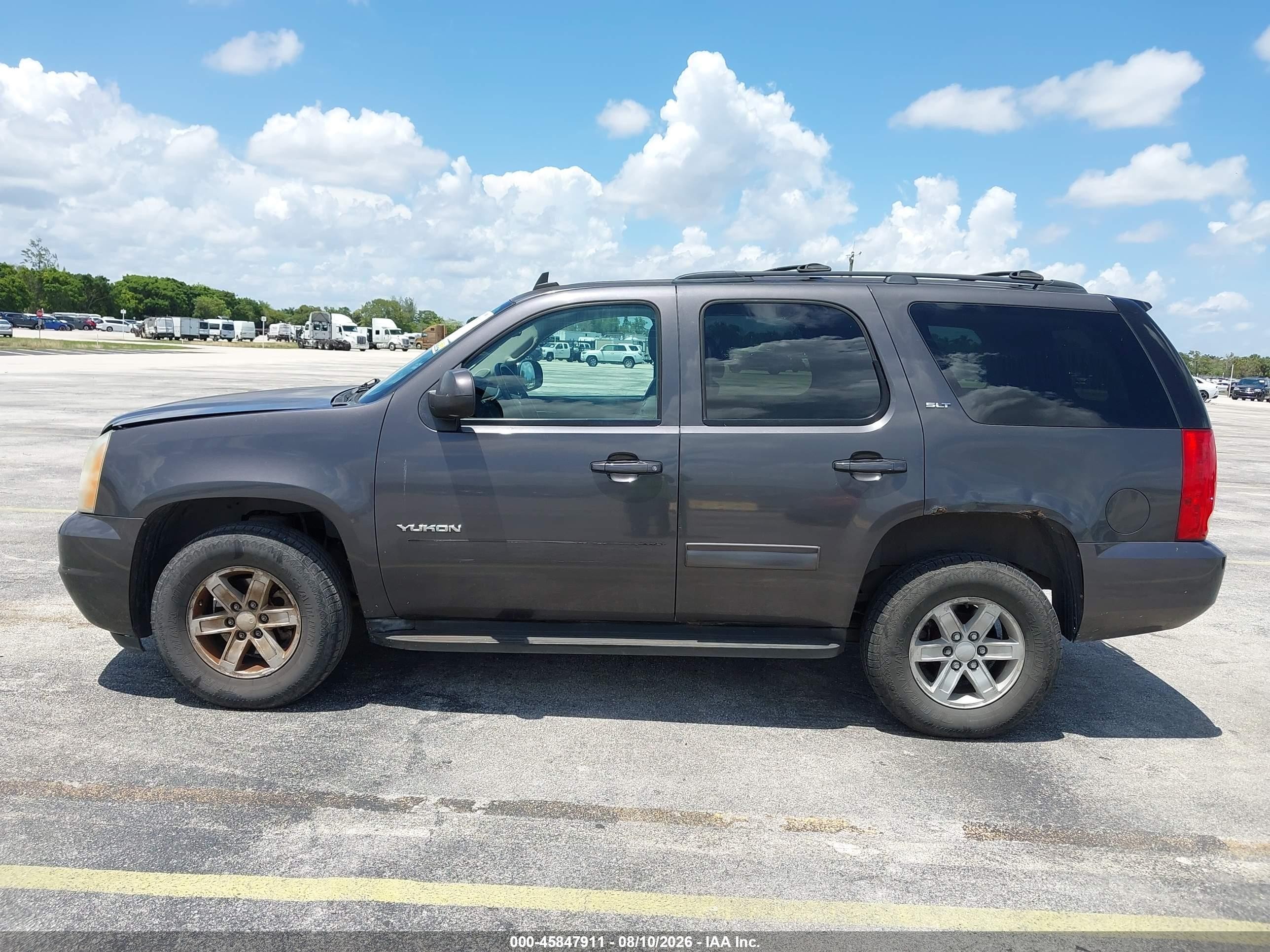 2010 Gmc Yukon Slt Серый vin: 1GKUKCE05AR208575
