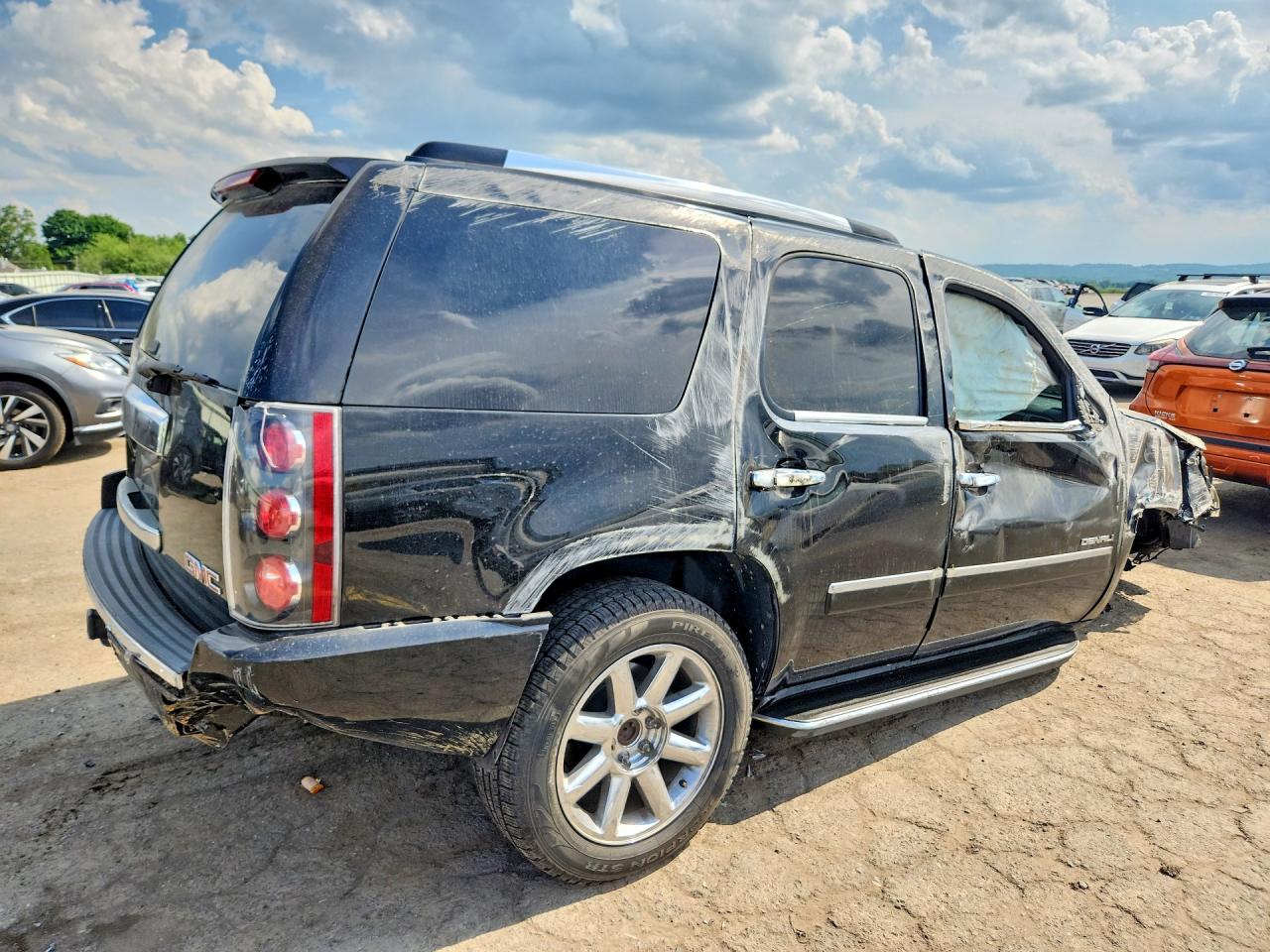 2010 Gmc Yukon Denali Black vin: 1GKUKEEF1AR239581