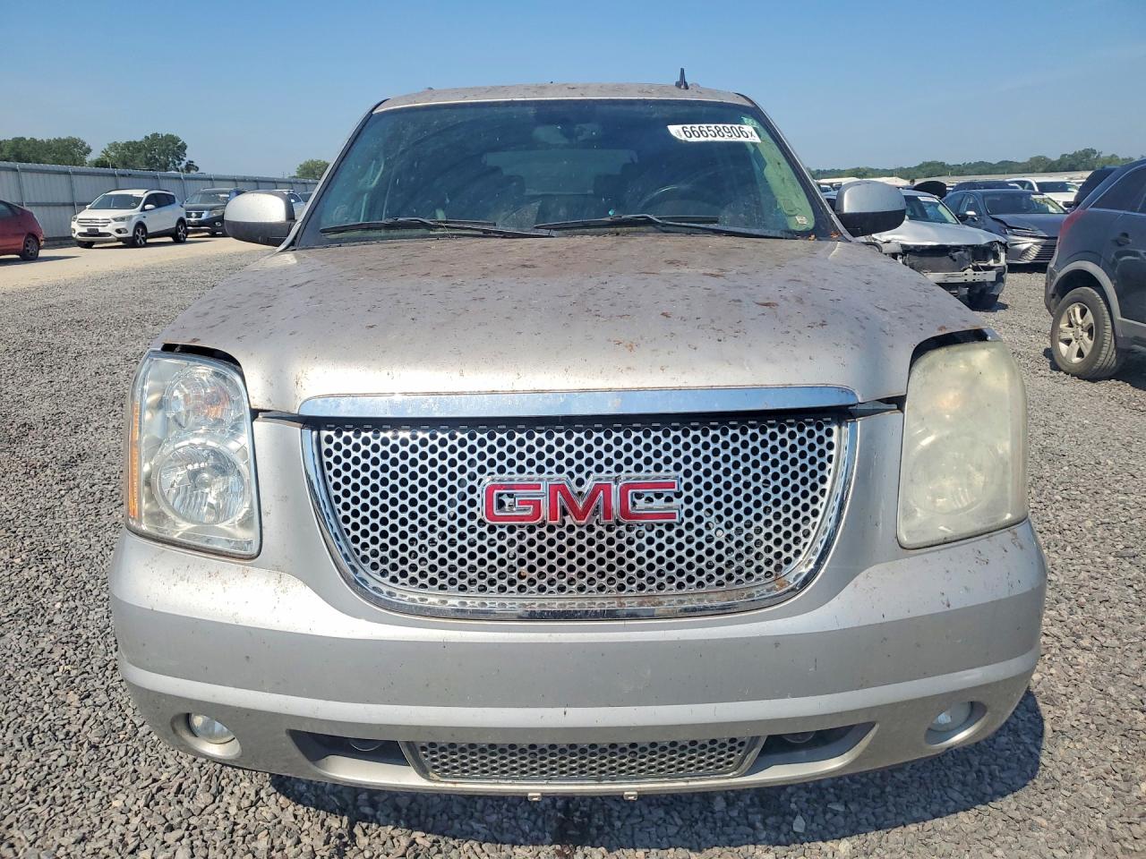 2010 Gmc Yukon Denali Silver vin: 1GKUKEEF1AR288232