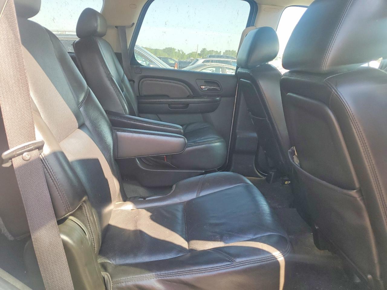2010 Gmc Yukon Denali Silver vin: 1GKUKEEF1AR288232