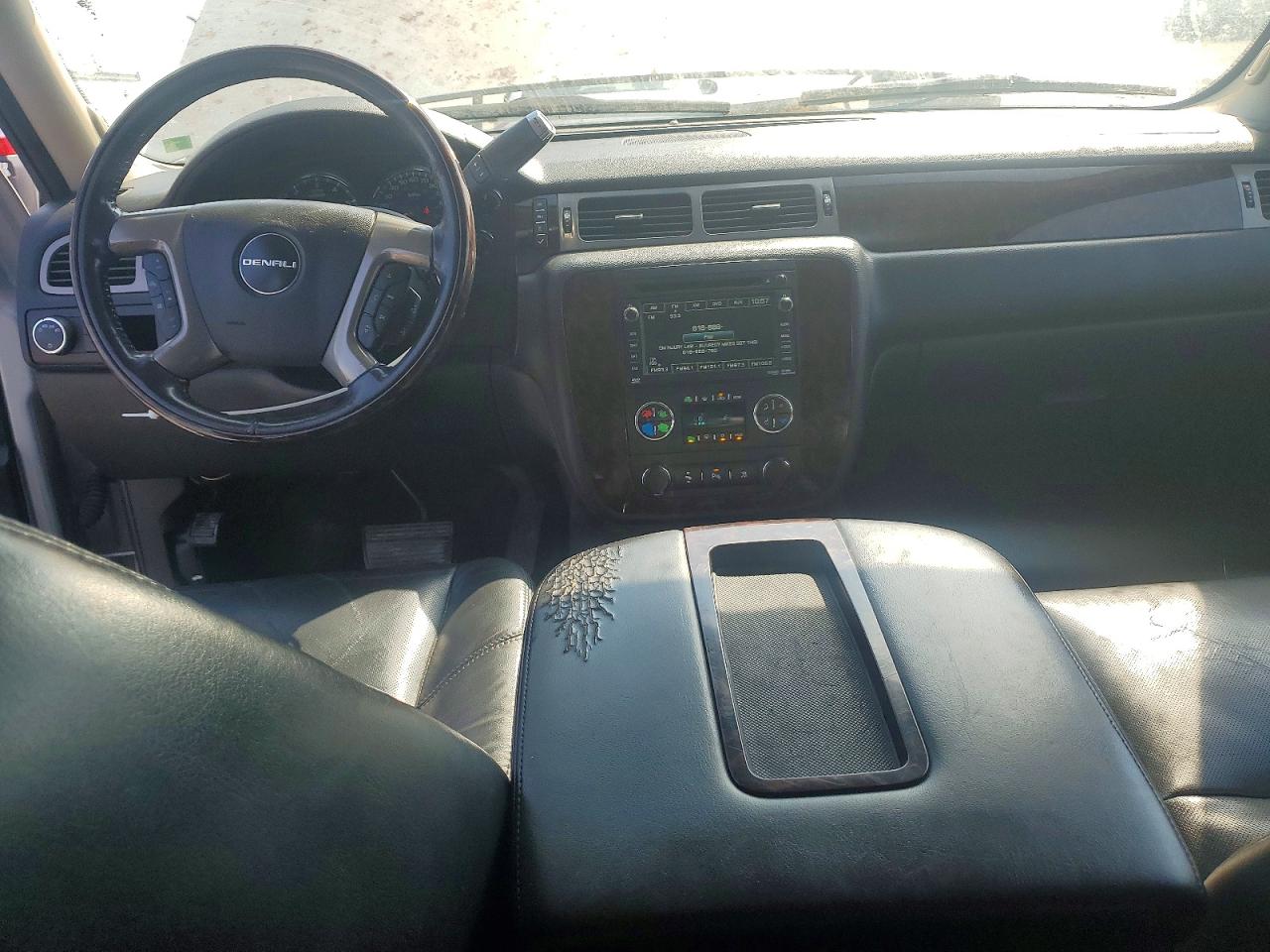 2010 Gmc Yukon Denali Silver vin: 1GKUKEEF1AR288232