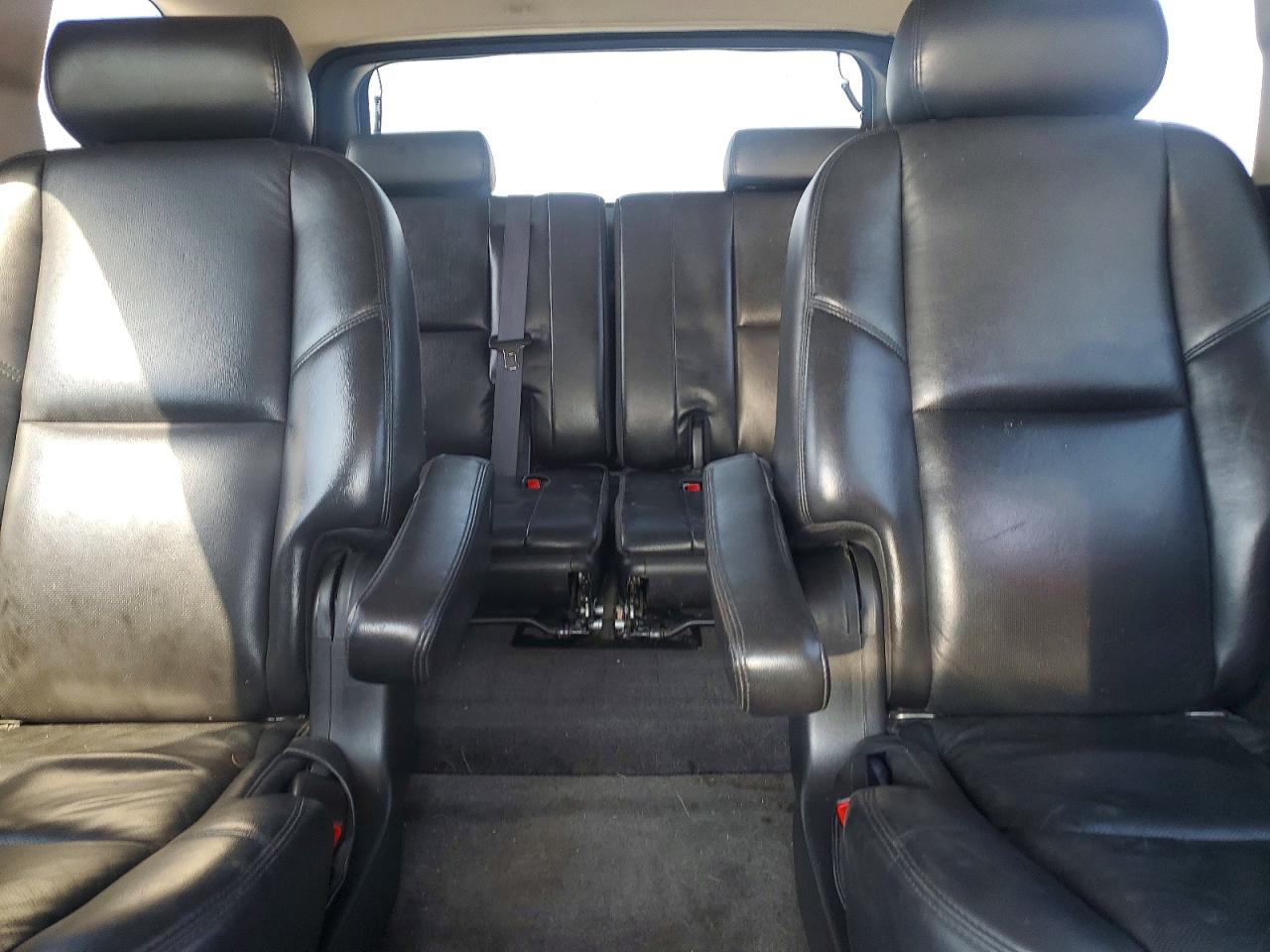 2010 Gmc Yukon Denali Silver vin: 1GKUKEEF1AR288232