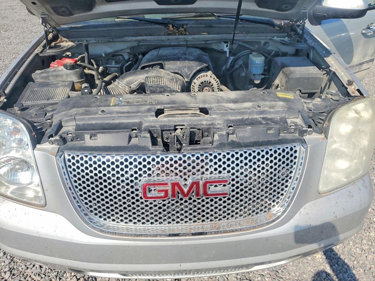 2010 Gmc Yukon Denali Silver vin: 1GKUKEEF1AR288232