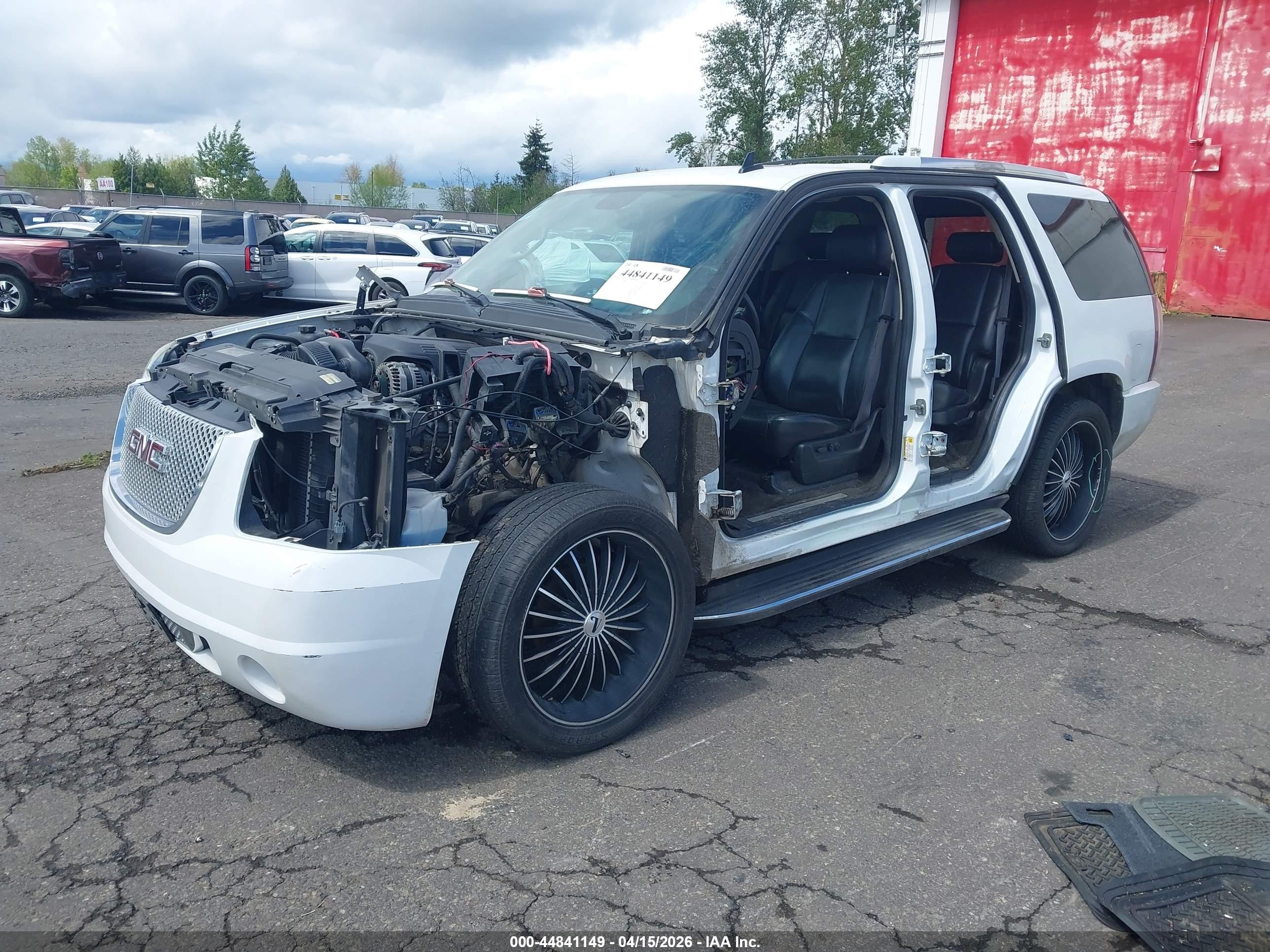 2010 Gmc Yukon Denali White vin: 1GKUKEEF2AR197695