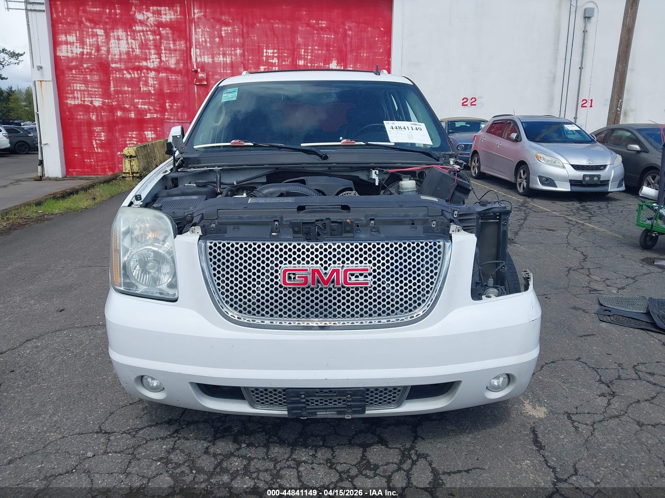 2010 Gmc Yukon Denali White vin: 1GKUKEEF2AR197695
