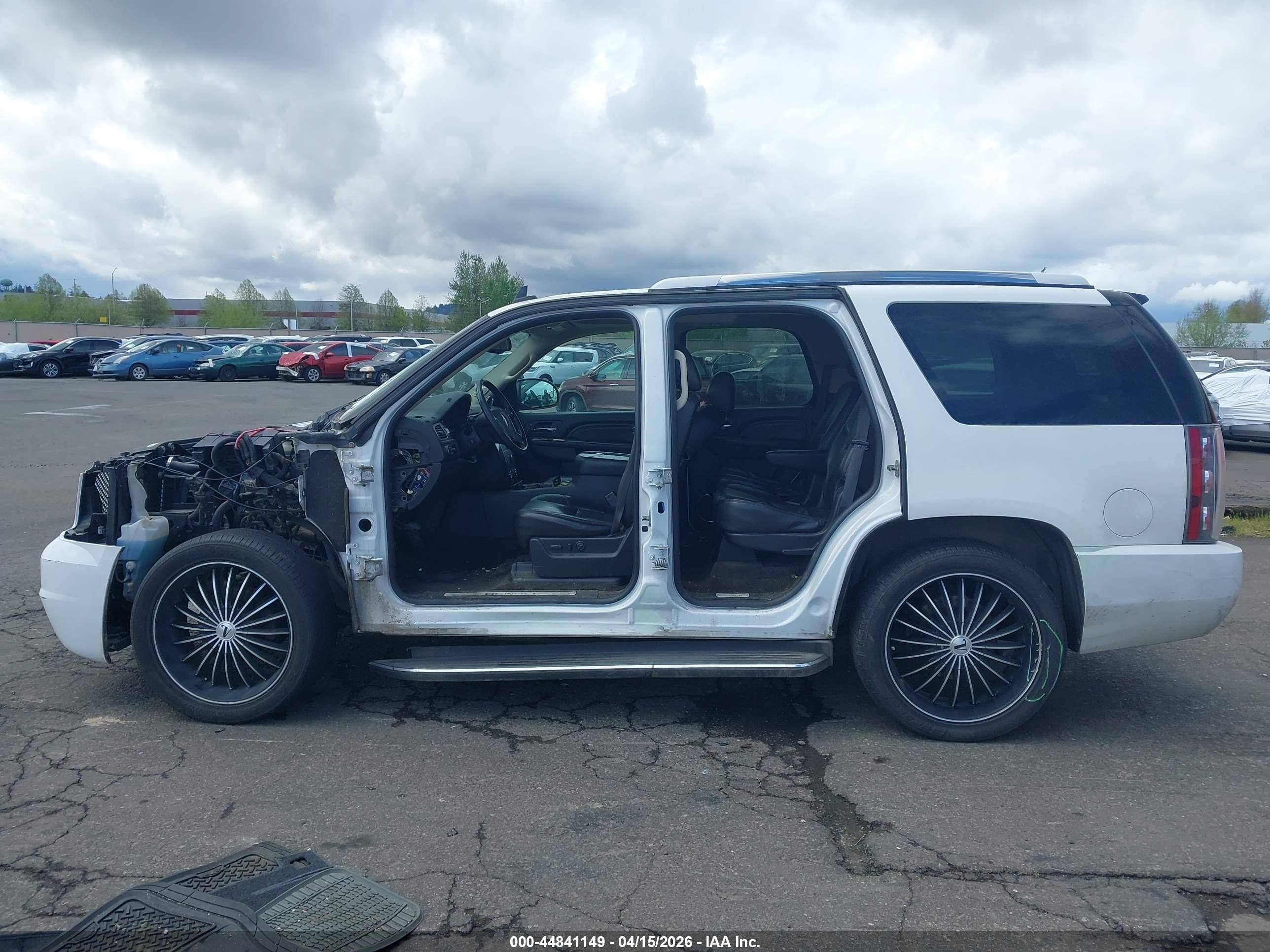 2010 Gmc Yukon Denali White vin: 1GKUKEEF2AR197695